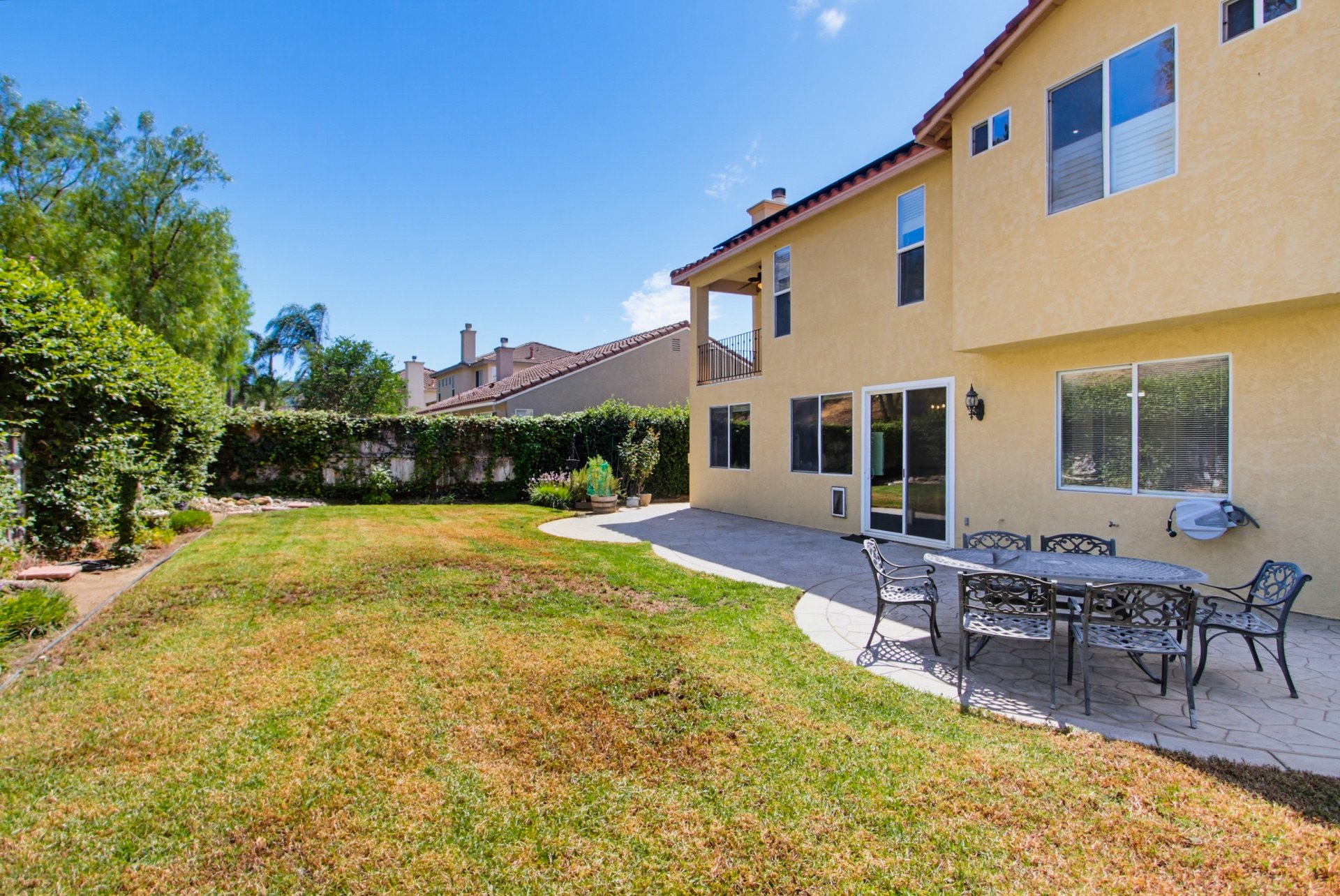 3350 Avocado Vista Ln