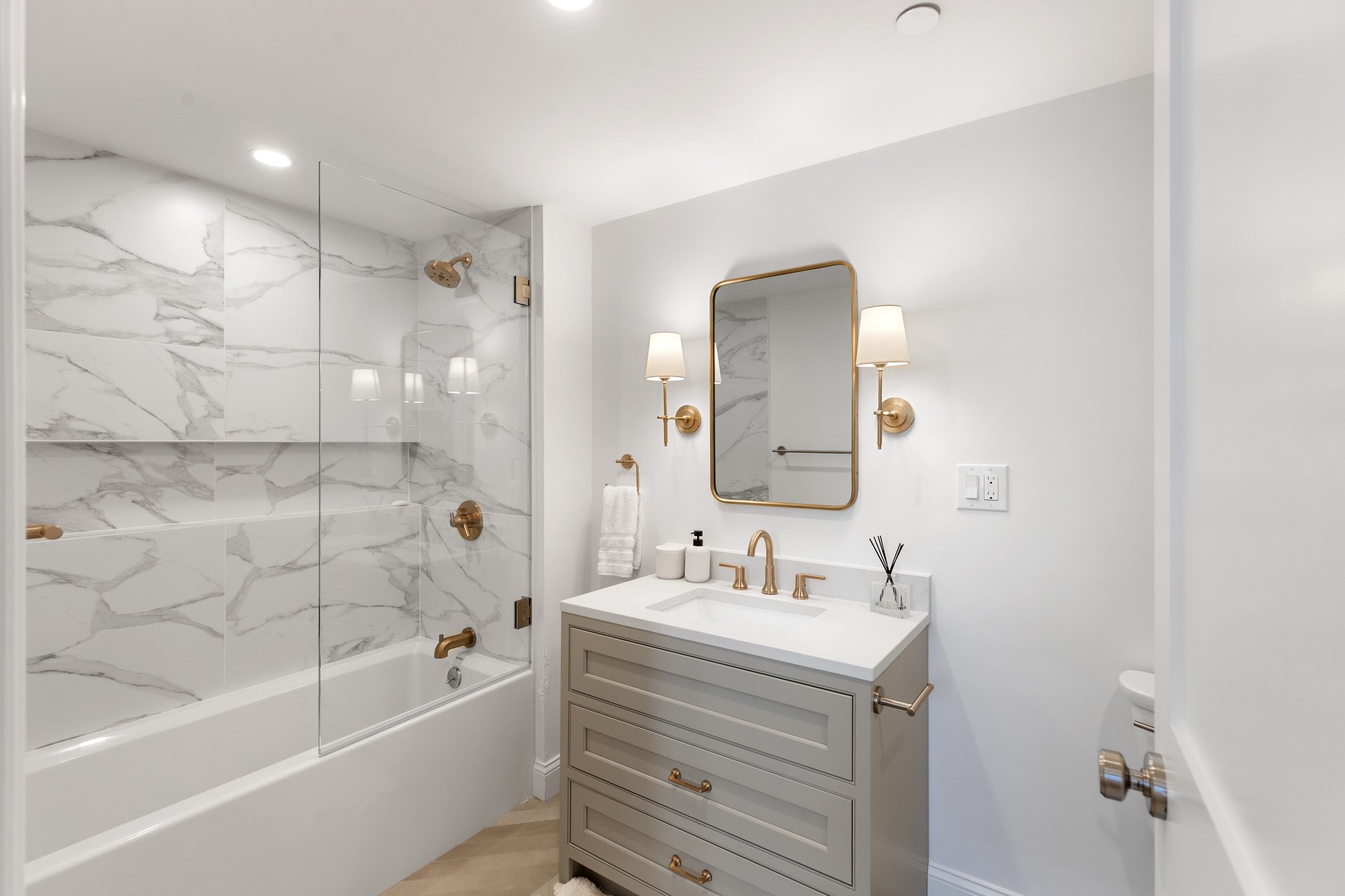 64 Baxter St #1