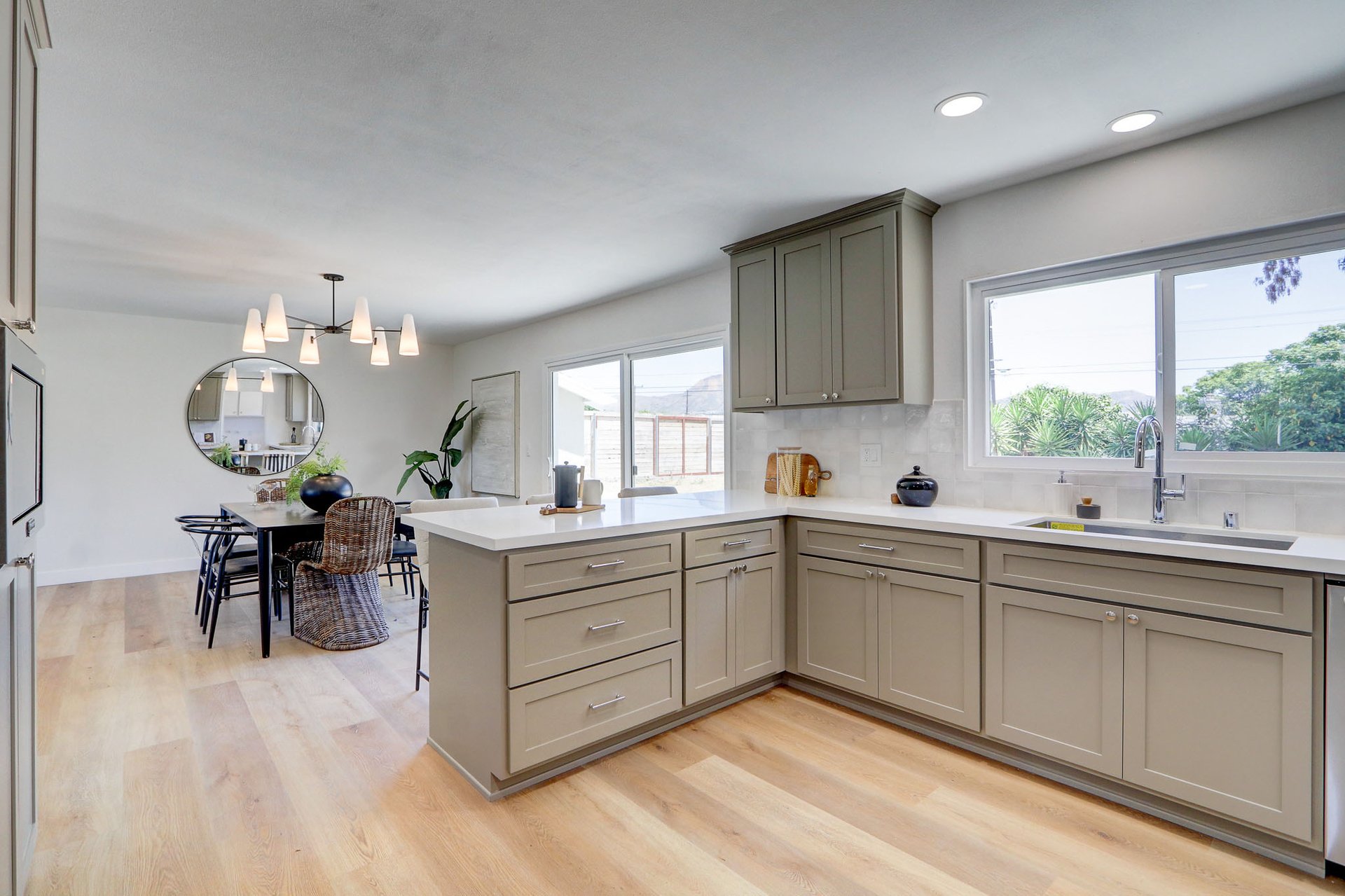 476 Jeanne Ct