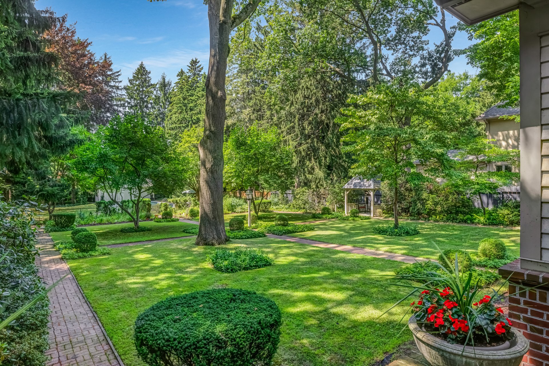 190 Donnelly Dr