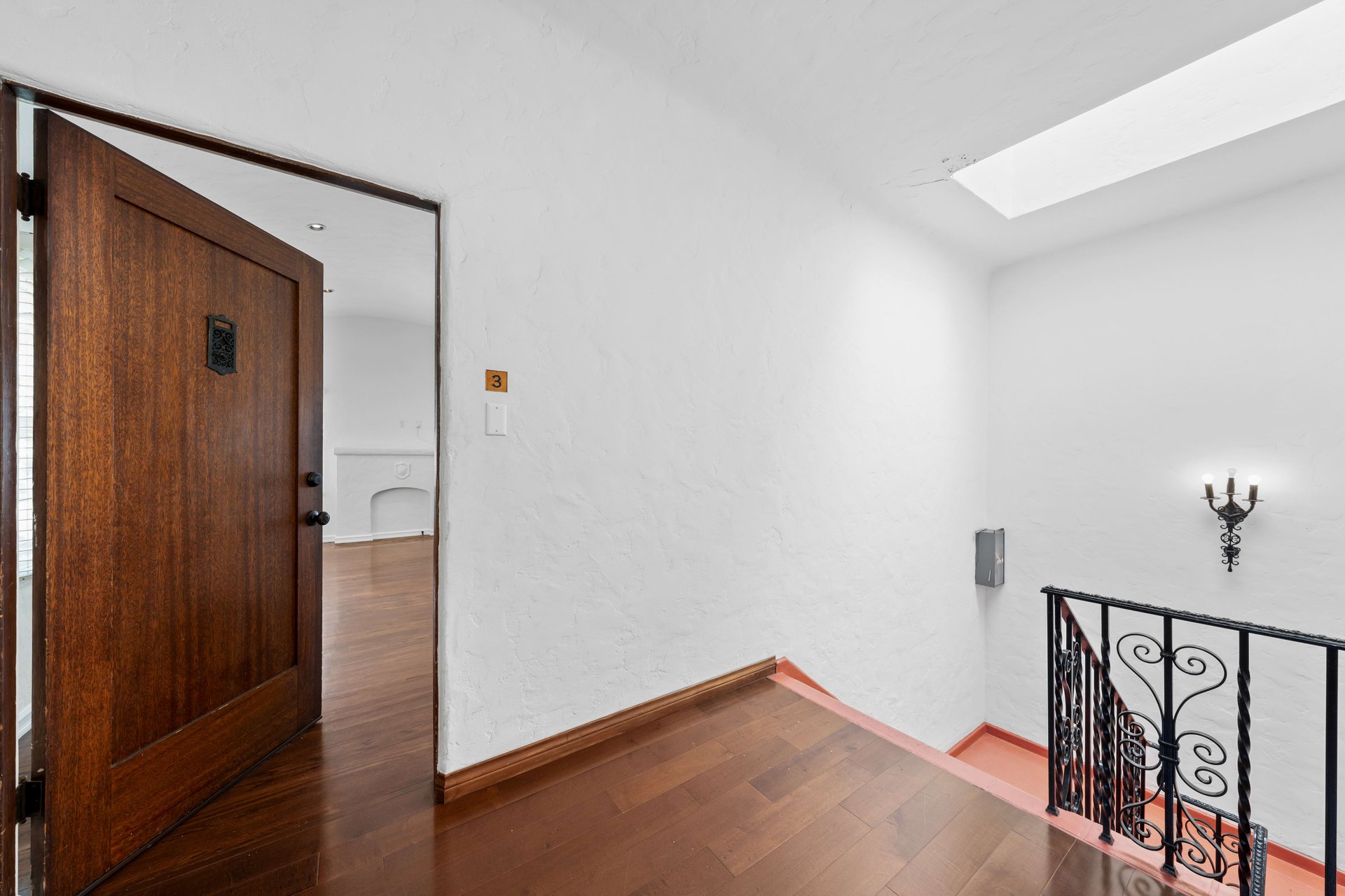 162 N Swall Dr, Beverly Hills