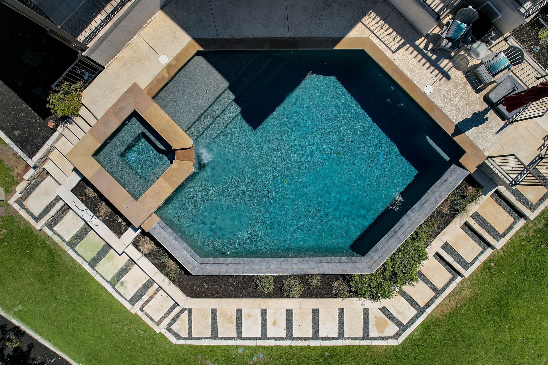 Hill Country Paradise: Luxurious 4/3 Home with Heated Pool/Spa and Spectacular Sunset Views in River Place!