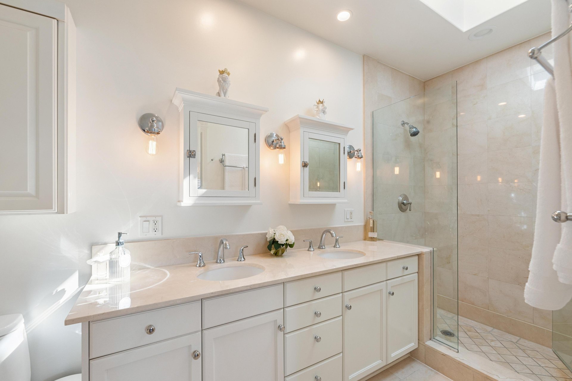 446 San Vicente Blvd Unit: 305