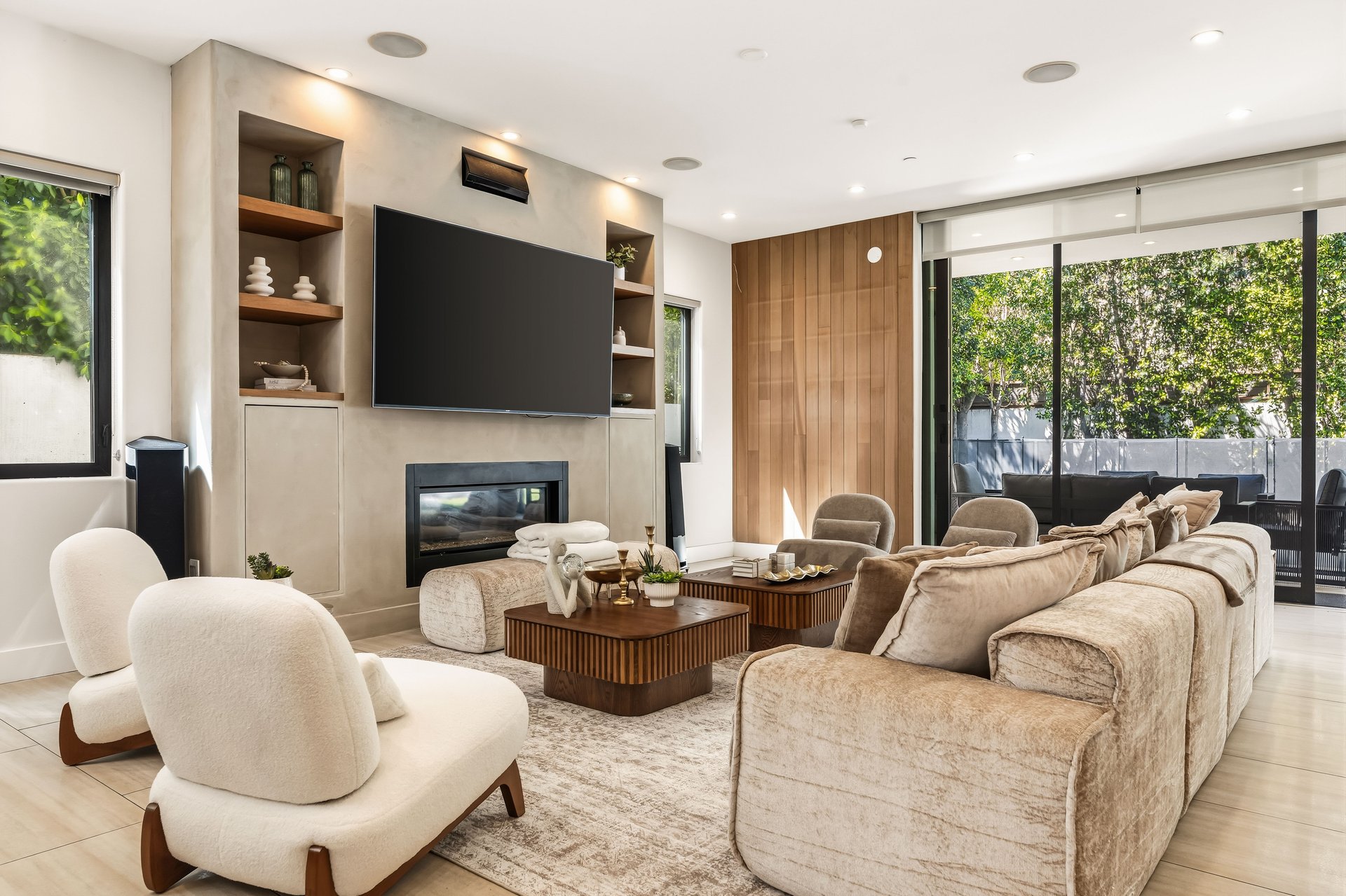 Hesperia Ave, 91316