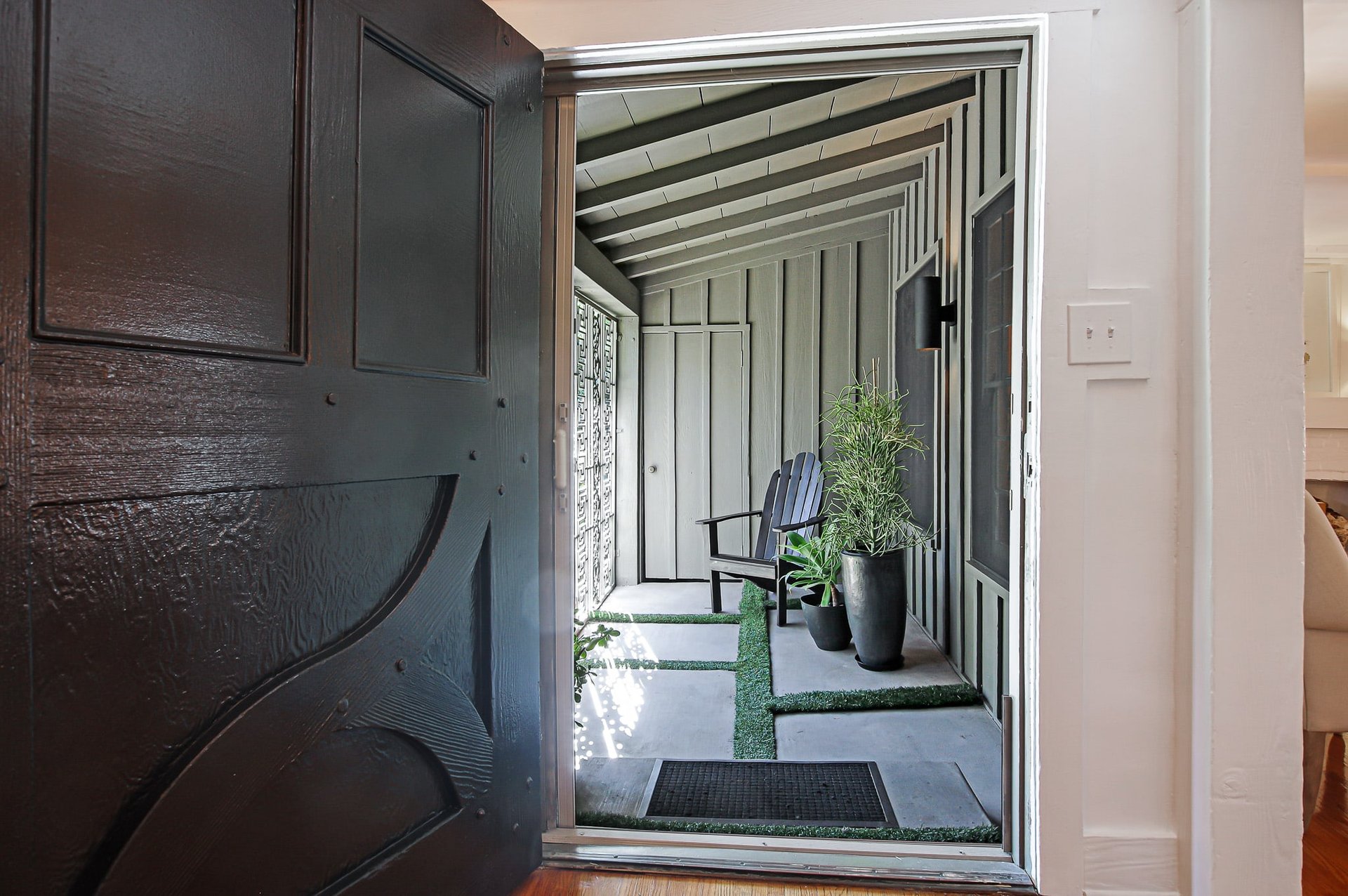 BREATHTAKING RESTORATION & RE-IMAGINED TRADITIONAL HOME IN MIRACLE MILE