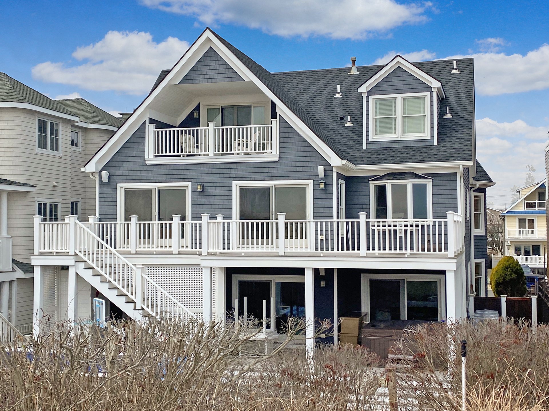 Oceanfront with Pool 