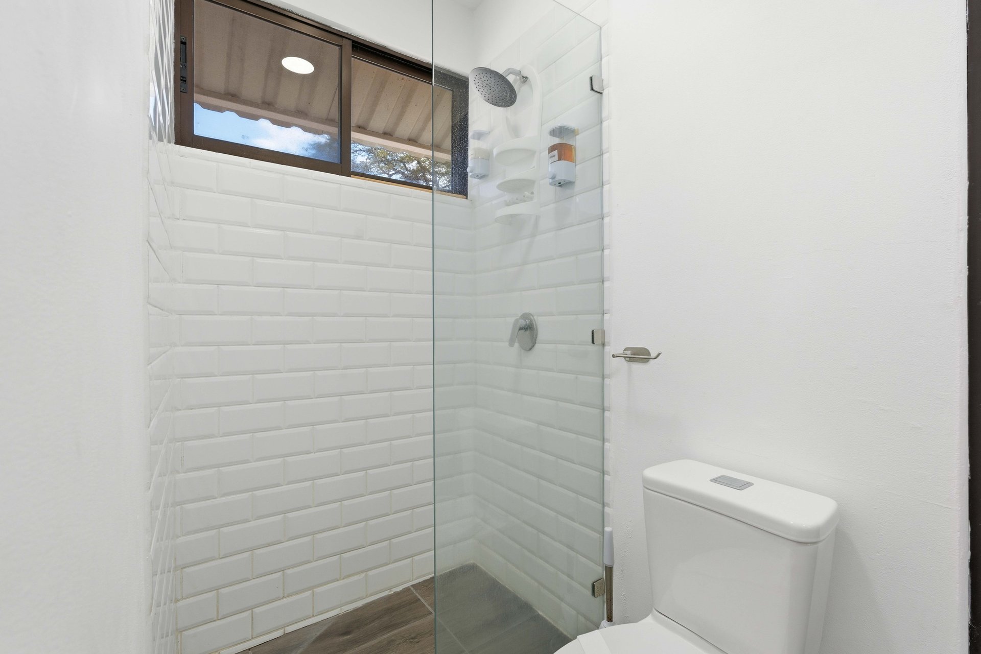 Three Mermaids | Beachfront 10-Bedroom Pod-Style Residence with Pool in Playa Flamingo