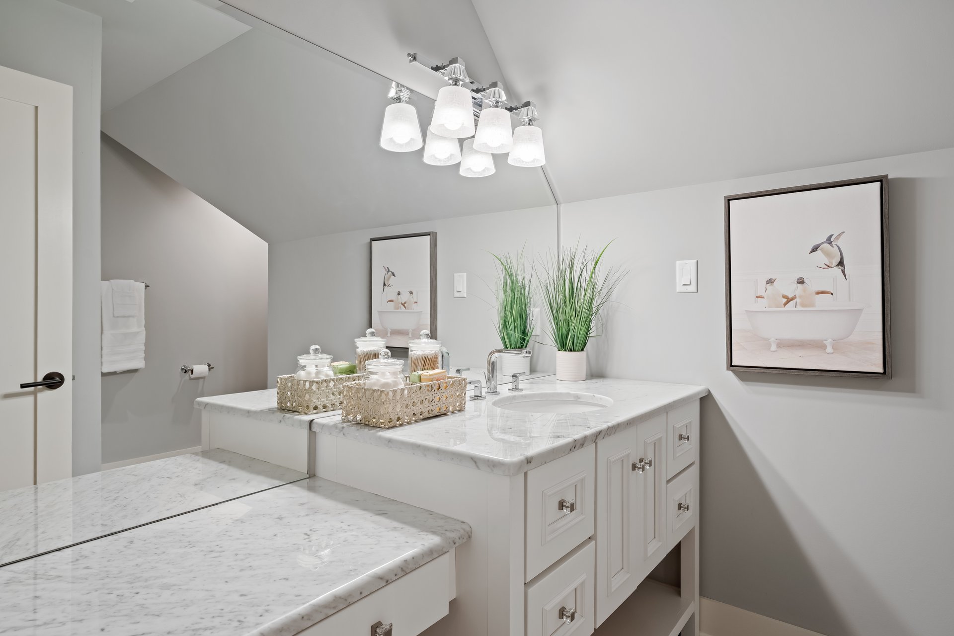 2687 Avenue Du Vlg