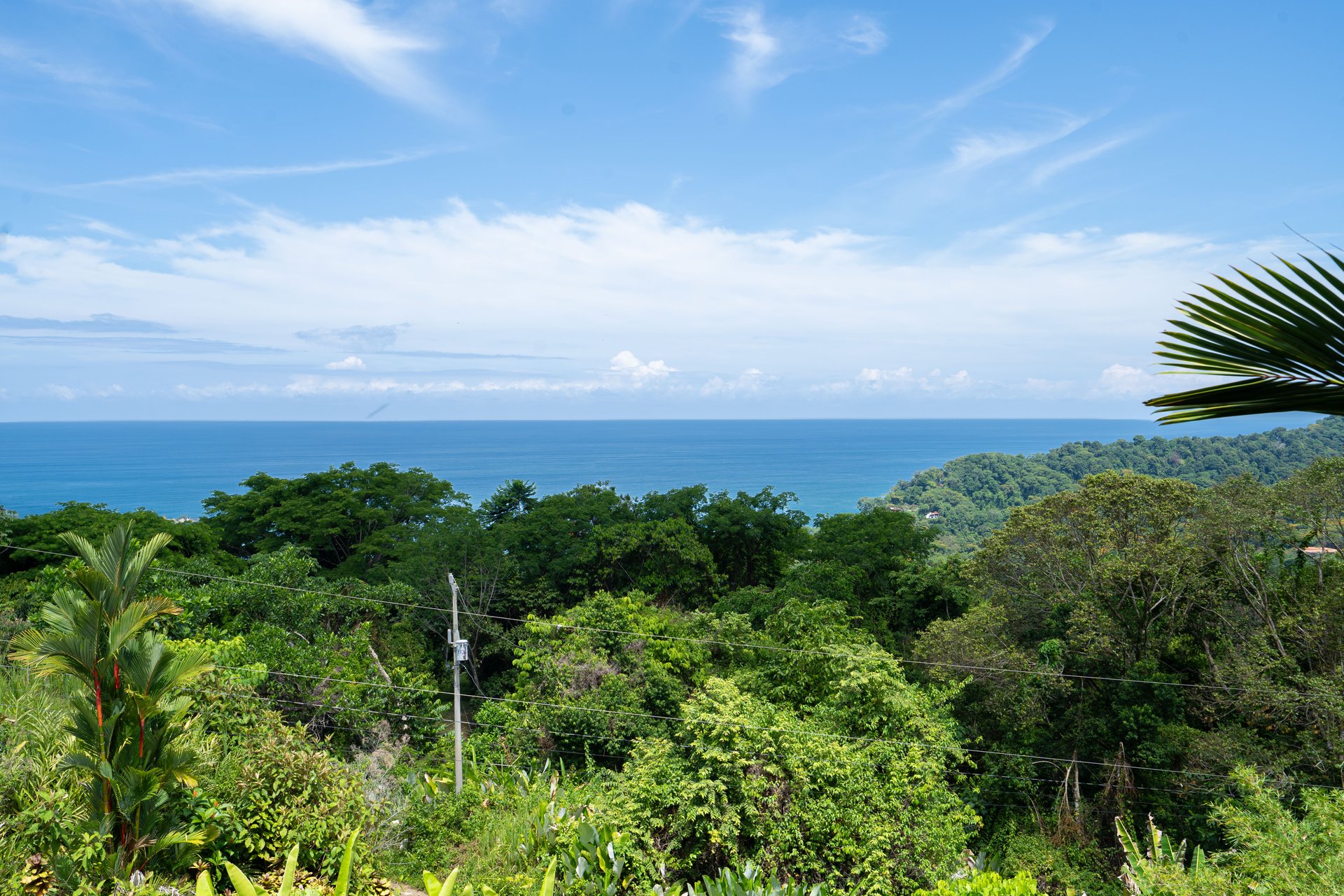 Stylish 4 bedroom home in the popular Dominicalito community, 7 minutes to the beach