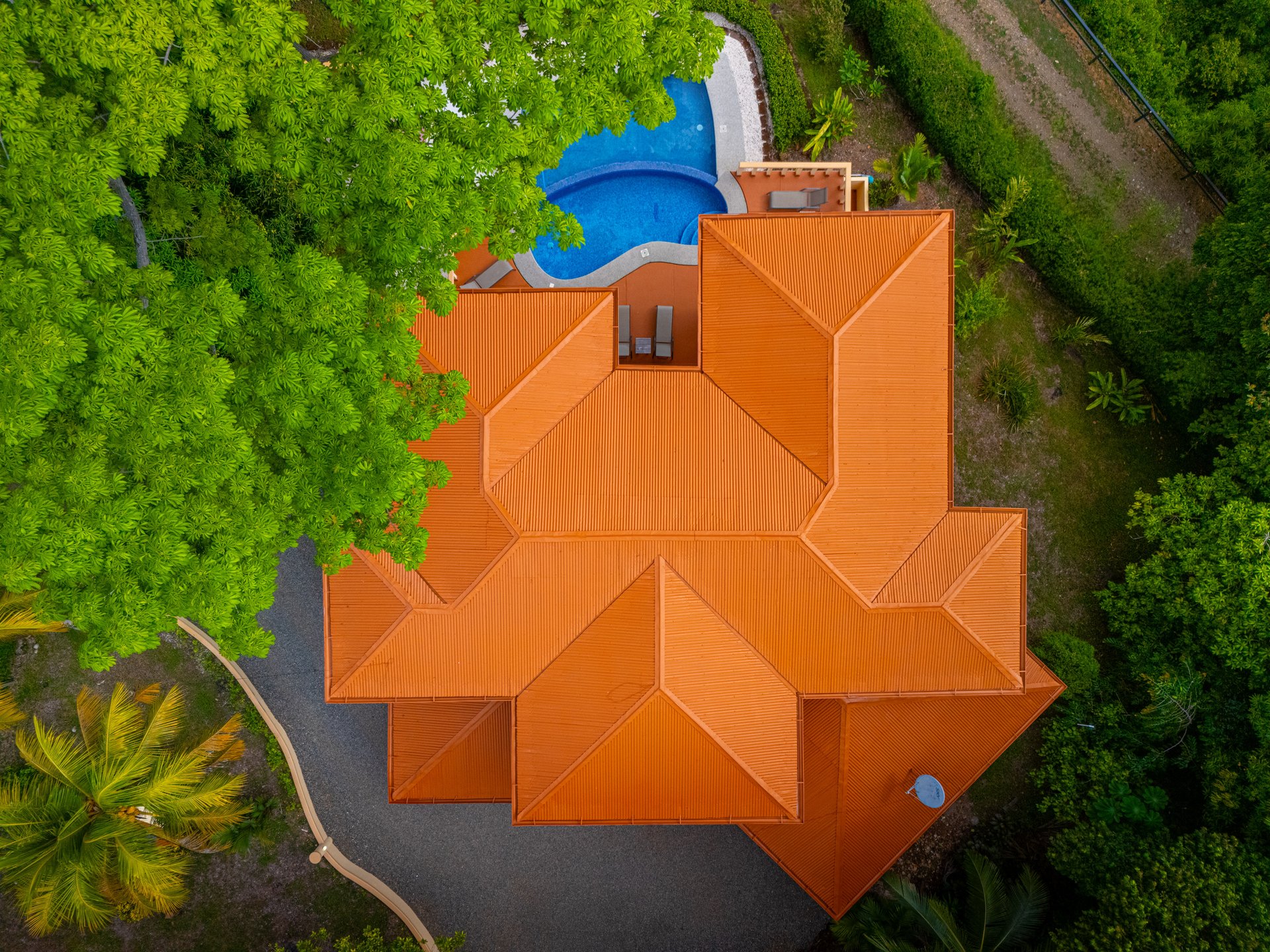 Classic Luxury at Casa Ceiba, Coastal Ocean View 4 Bedroom Home Near Uvita