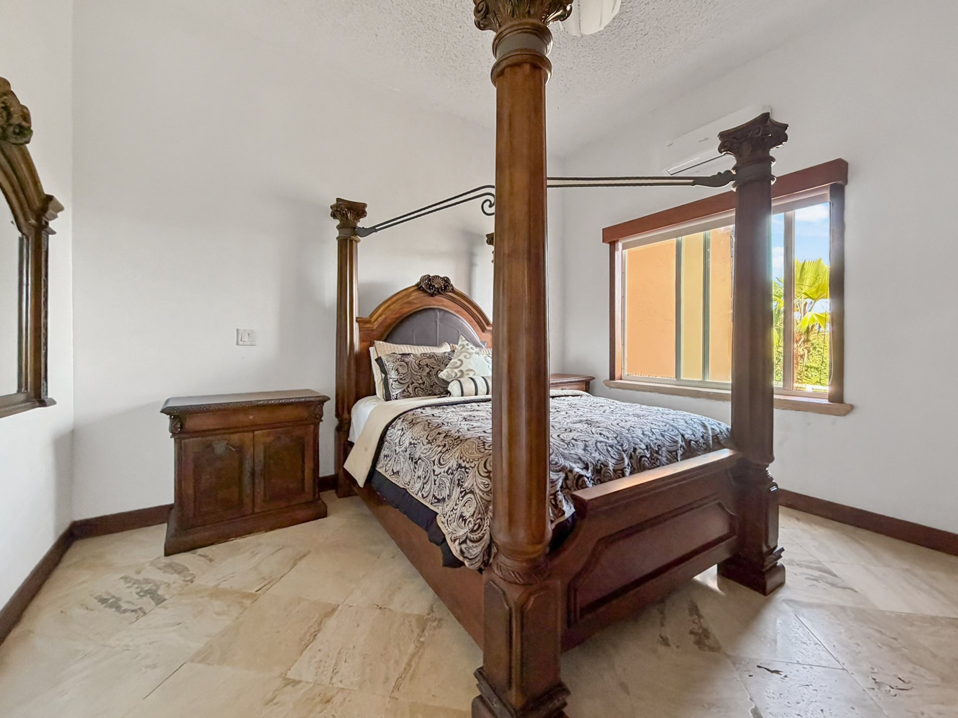 565 Parham Town 7 Bedroom Villa