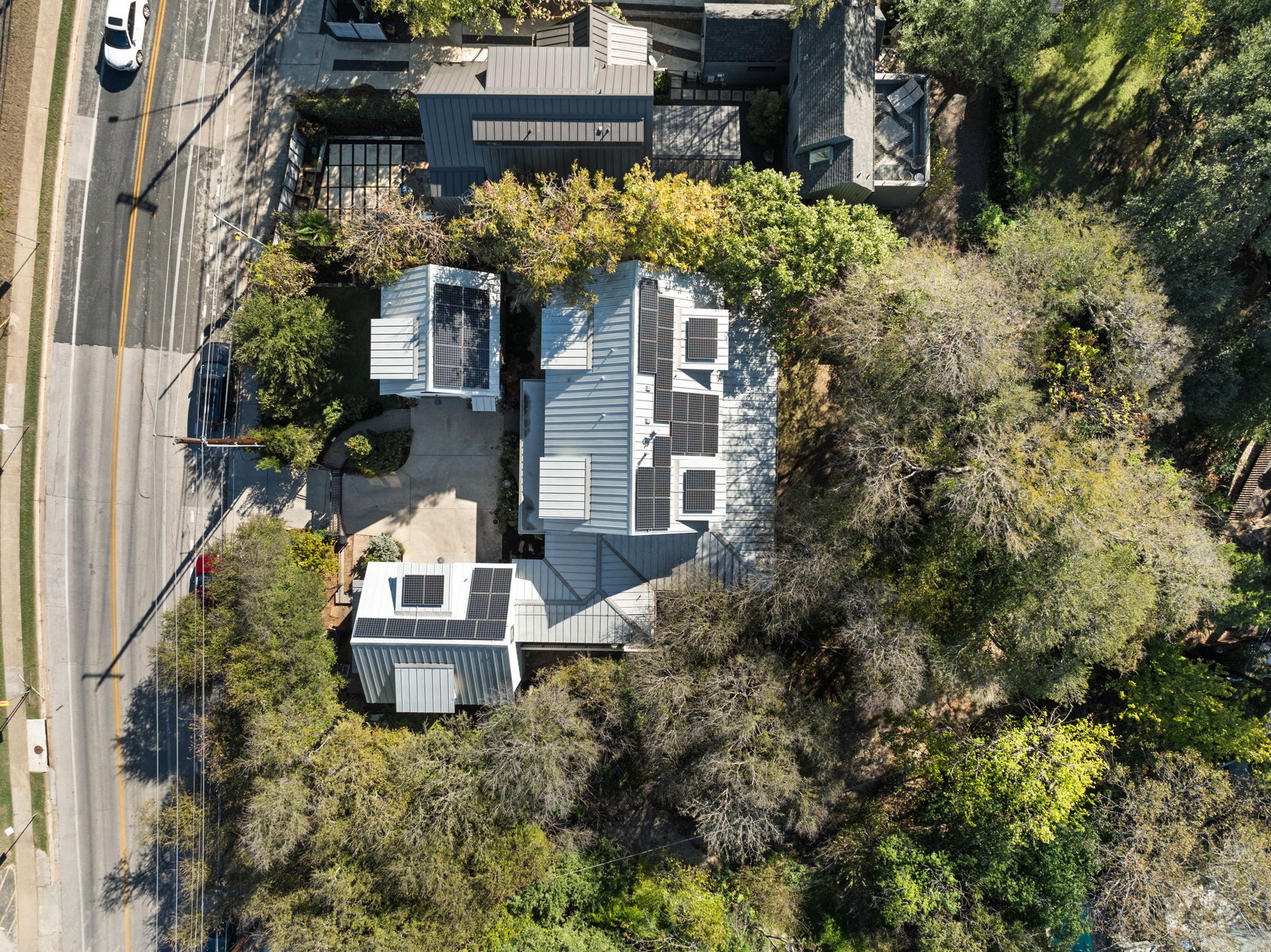 703 E Live Oak ST