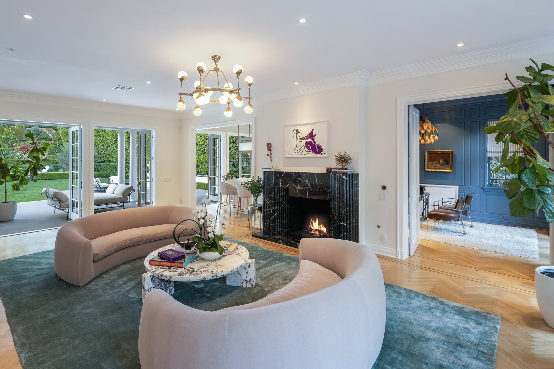 9135 Hazen Dr, Beverly Hills