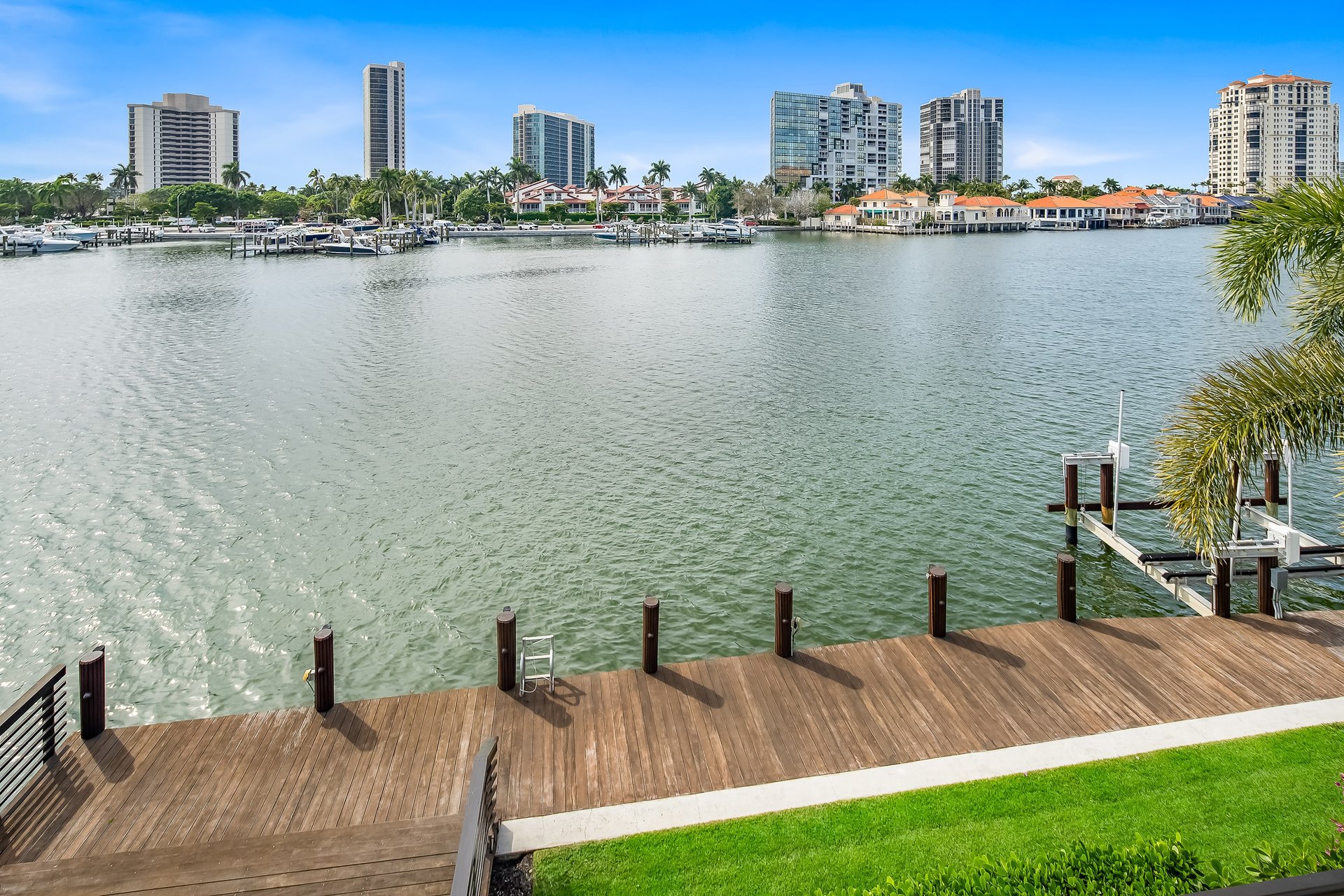 PARK SHORE