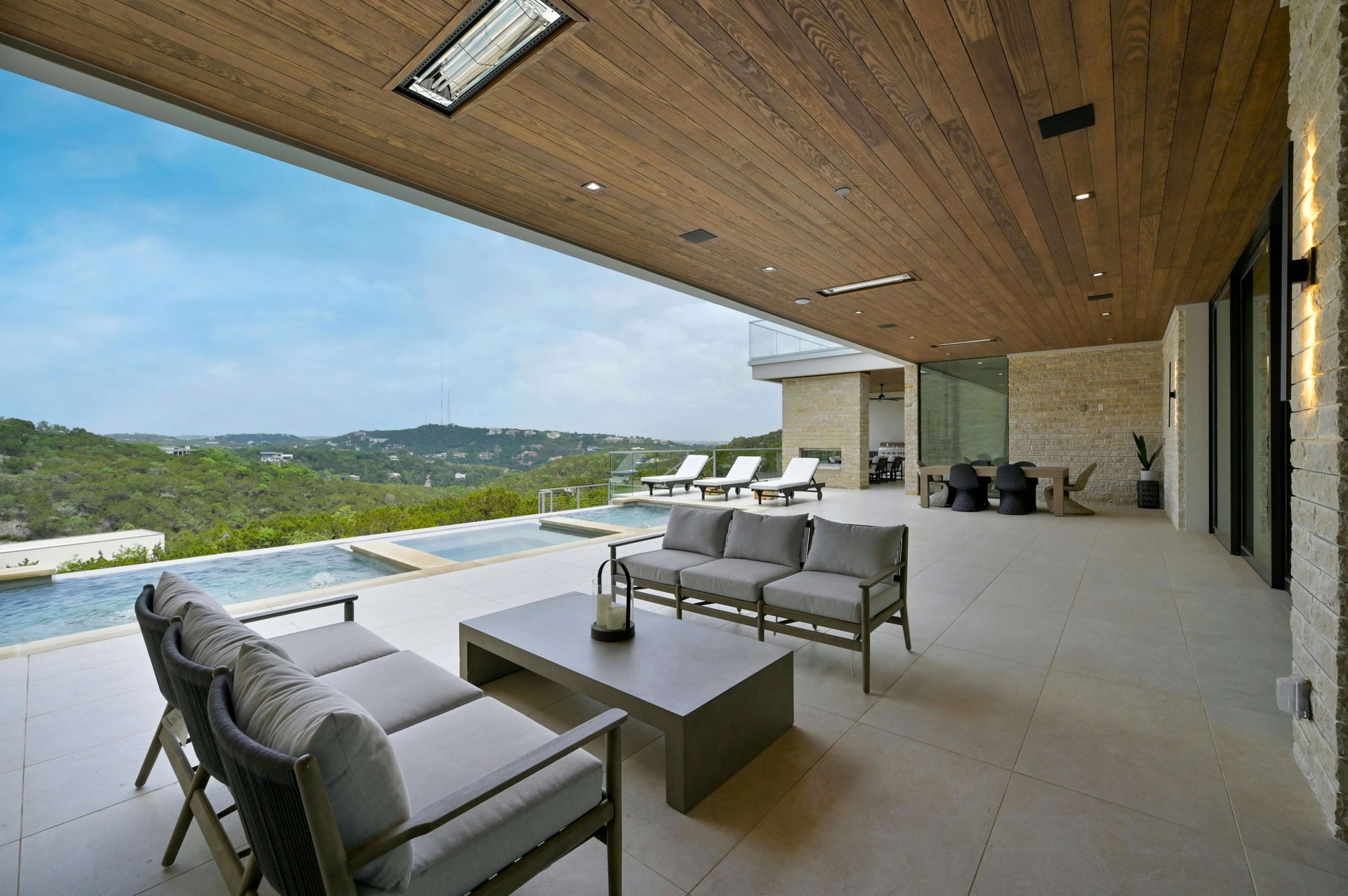 2 Valbella Drive
