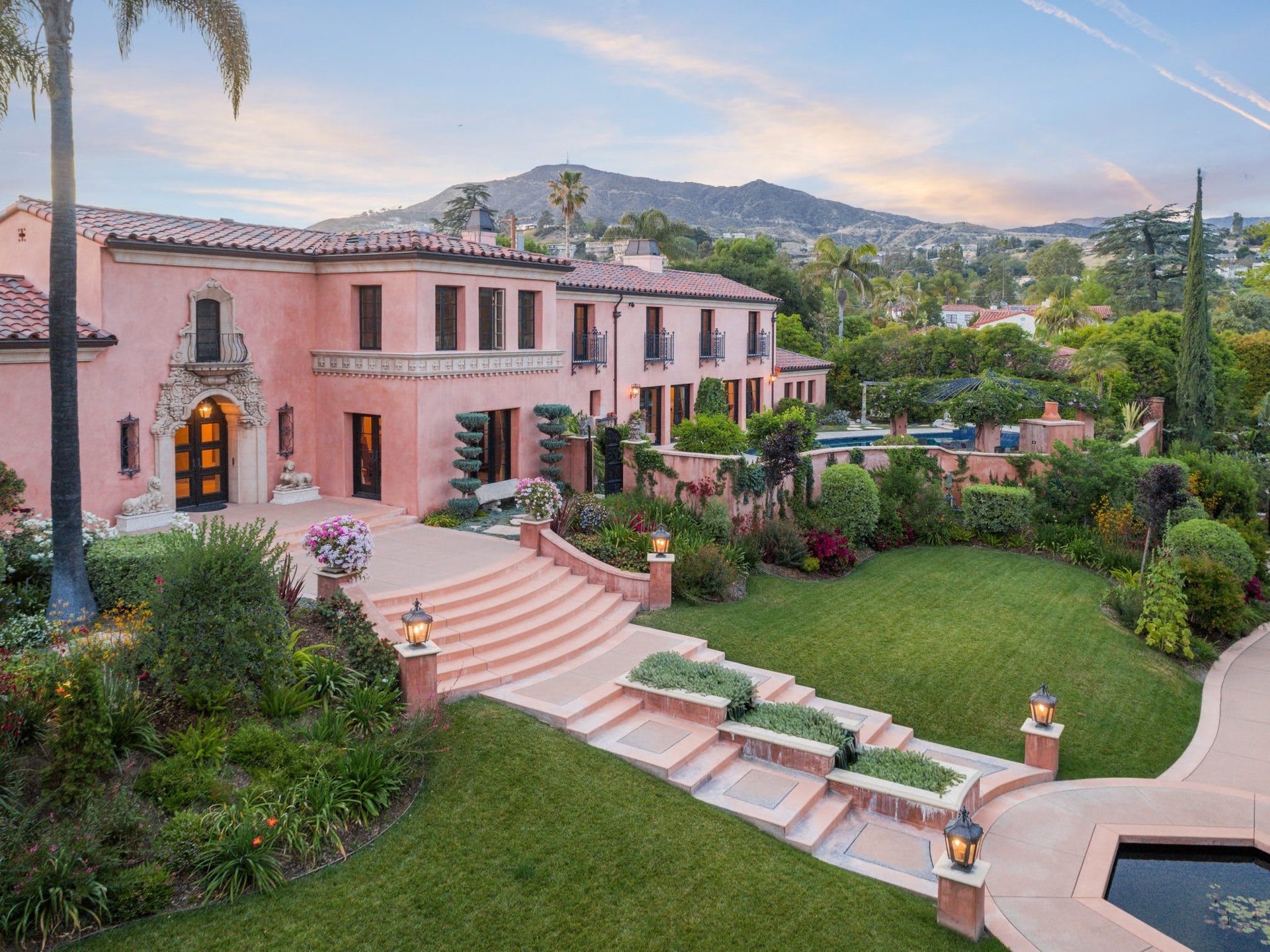 1121 Cortez Dr