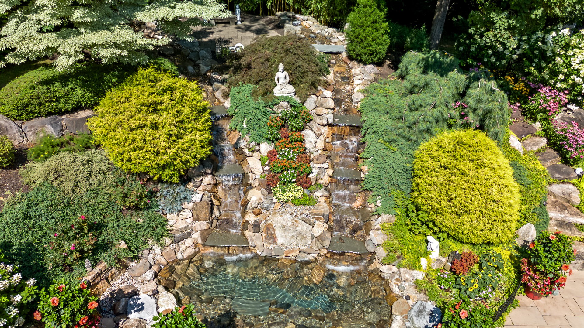 18 N Nabby Rd, Danbury, CT 06811