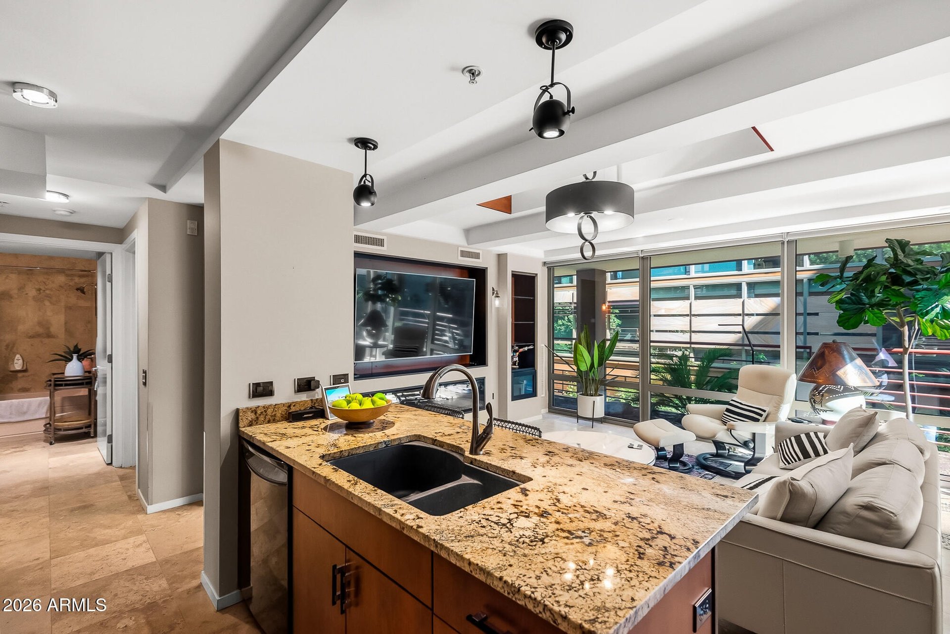 7141 E Rancho Vista Dr, #2014