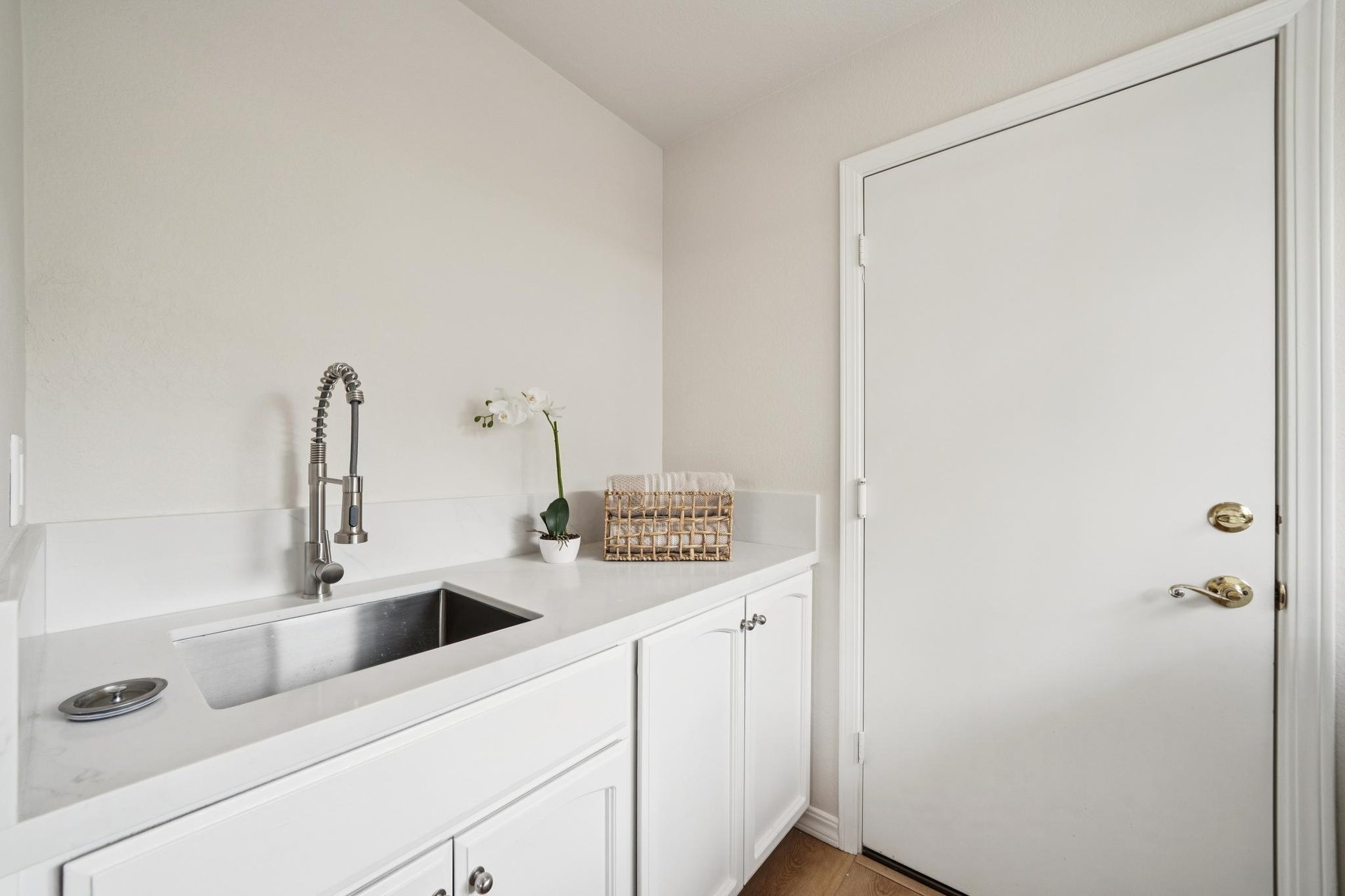 5075 Monaco Dr.