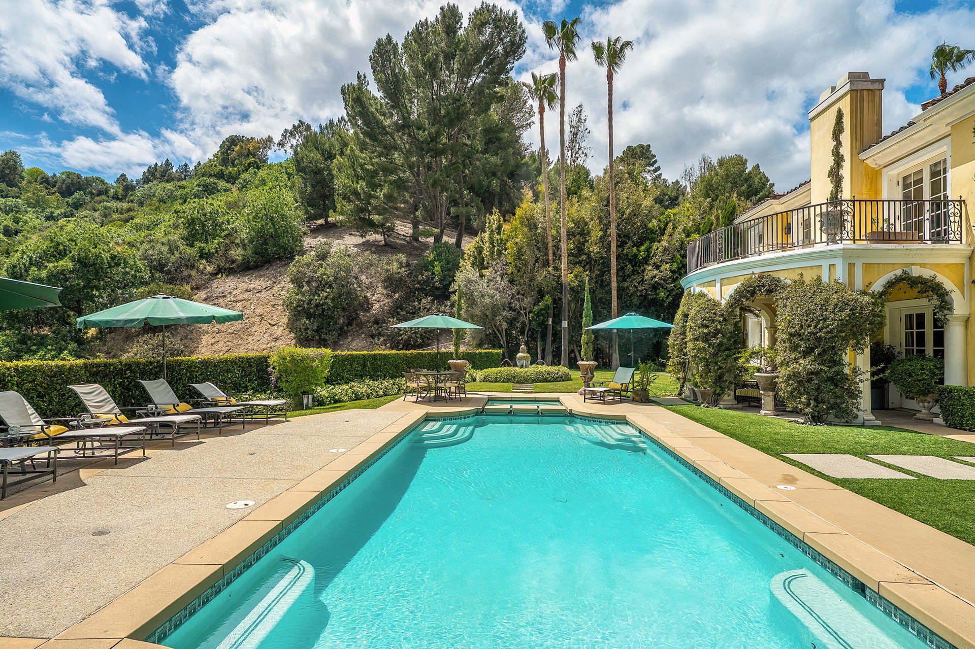 13935 Durham Rd, Beverly Hills 