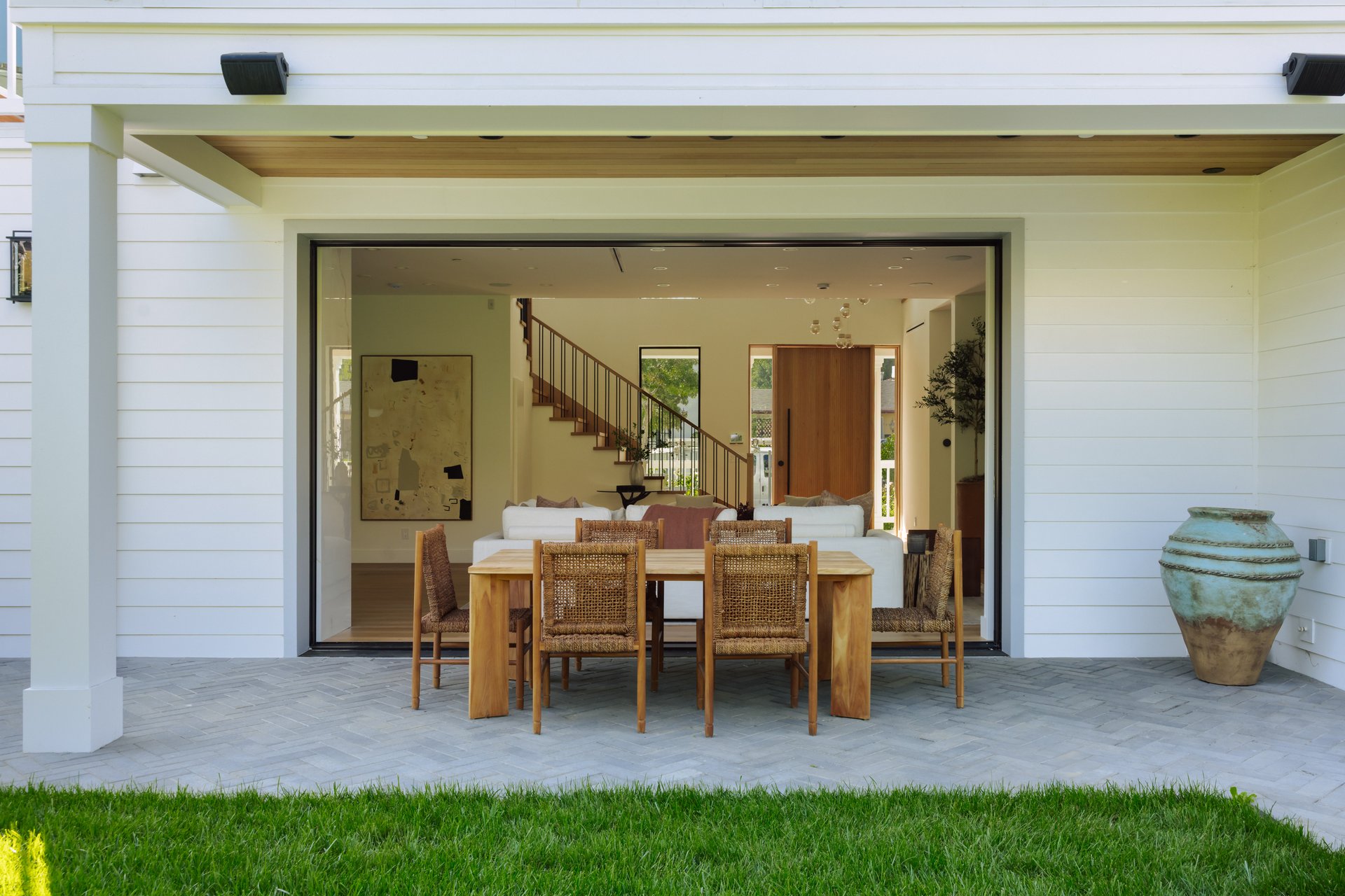 162 N Rexford Dr