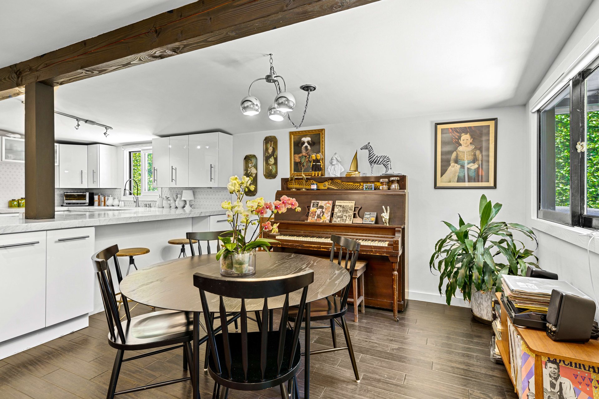 2802 Angus St, Silverlake