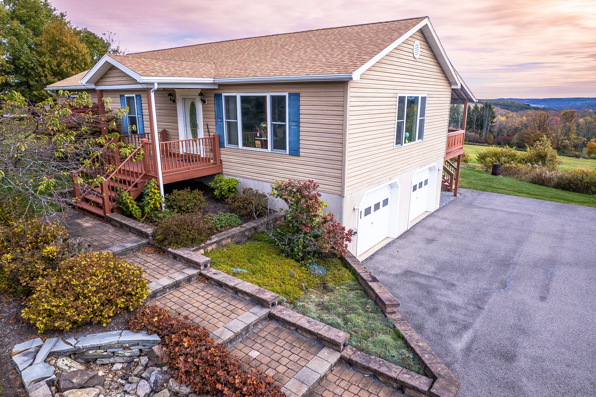 1525 Dutch Hill Road