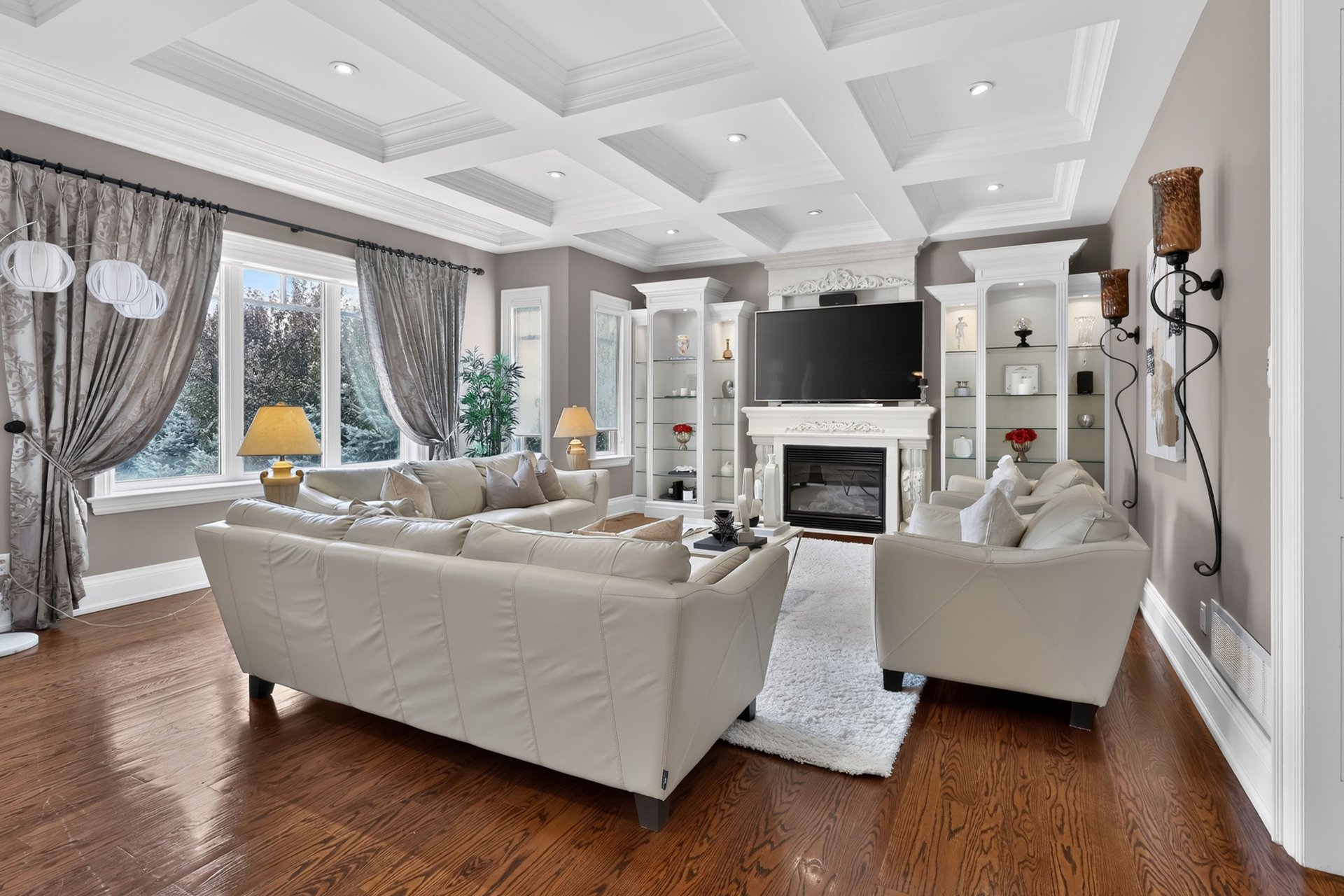 2513 Sharon Cres