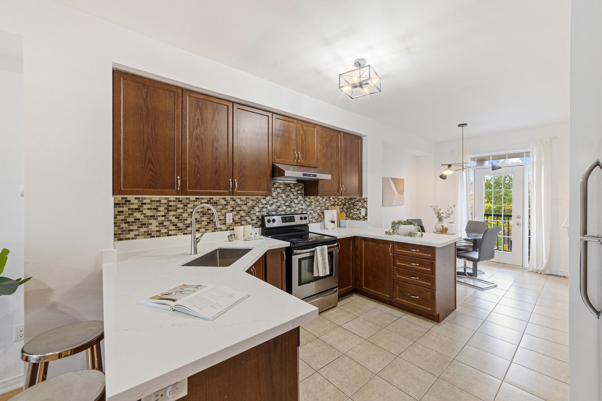 7166 Triumph Lane