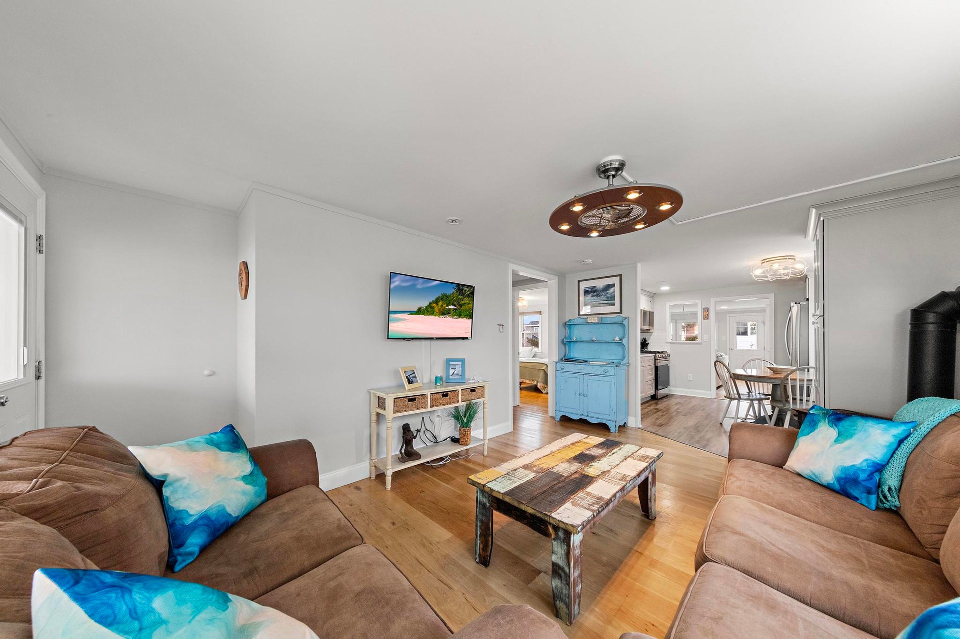 216 Taylor Ave, 1st Floor Unit