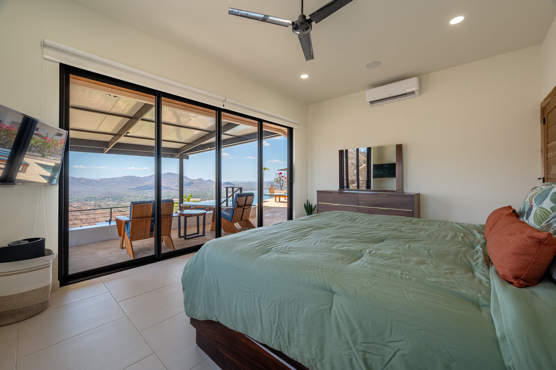 Casa En Las Rocas | Spectacular Ocean-View Home in Pacific Heights