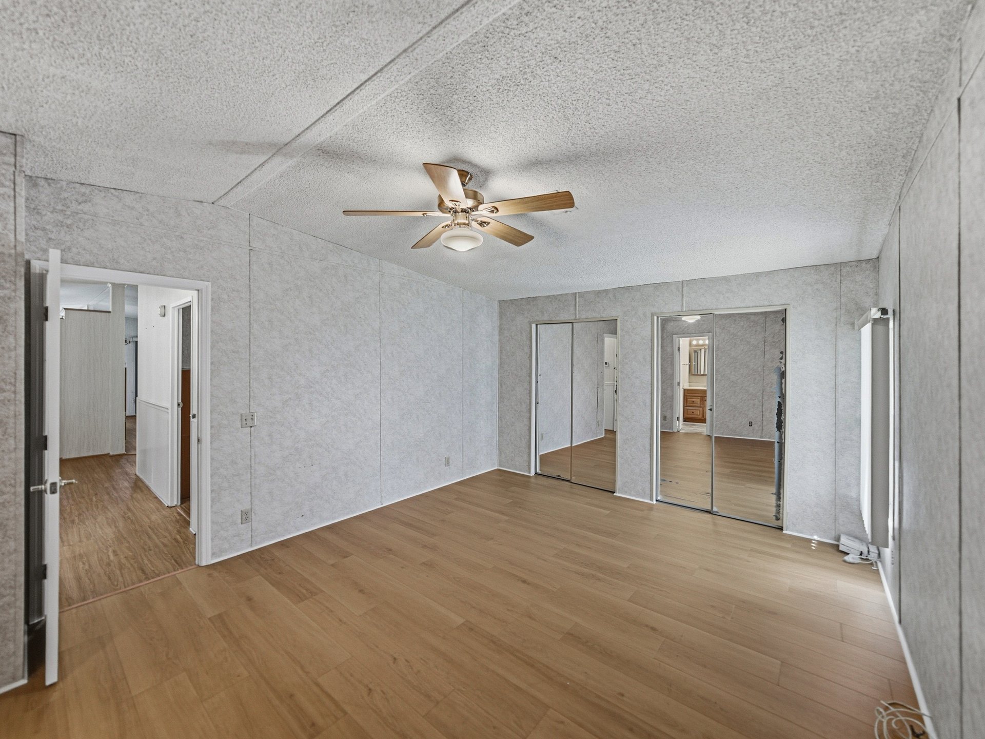 3822 DAMIAN DR