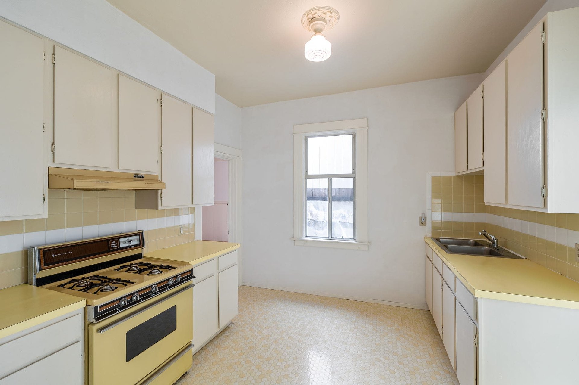 327-329 Chestnut St