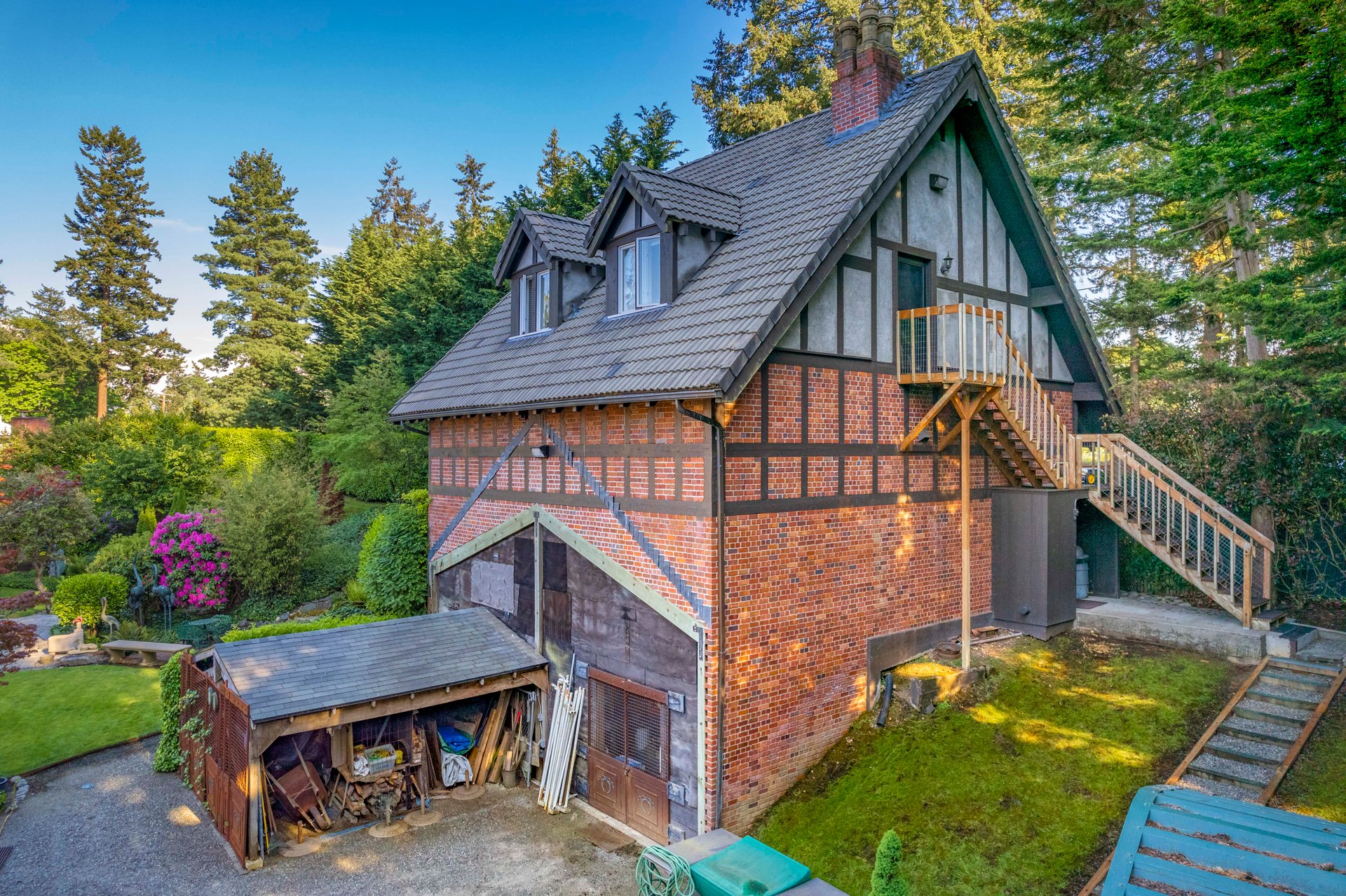 4 Thornewood Lane SW