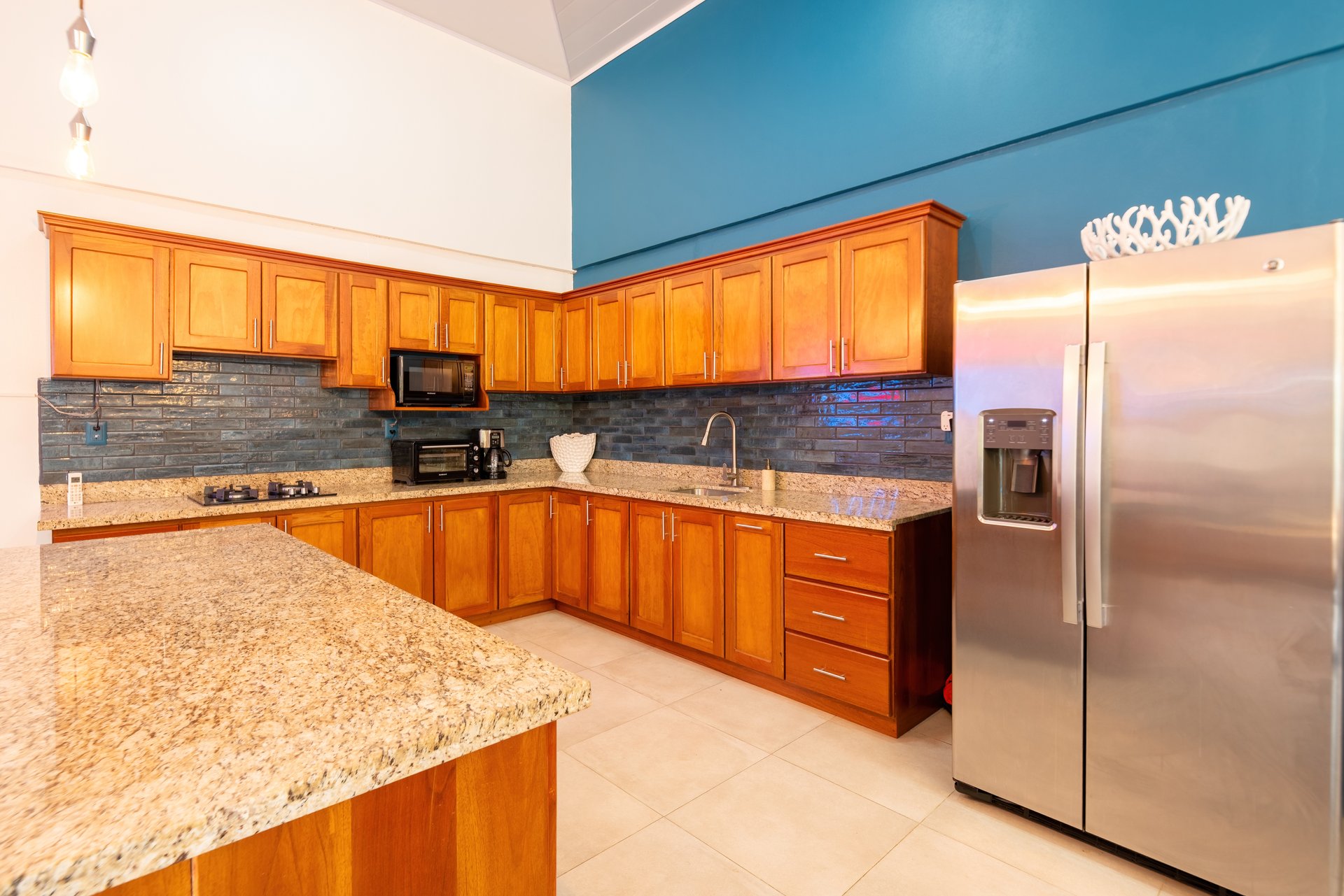 3 Bedroom Stylish Oasis, Close to the Beach and the Uvita River!