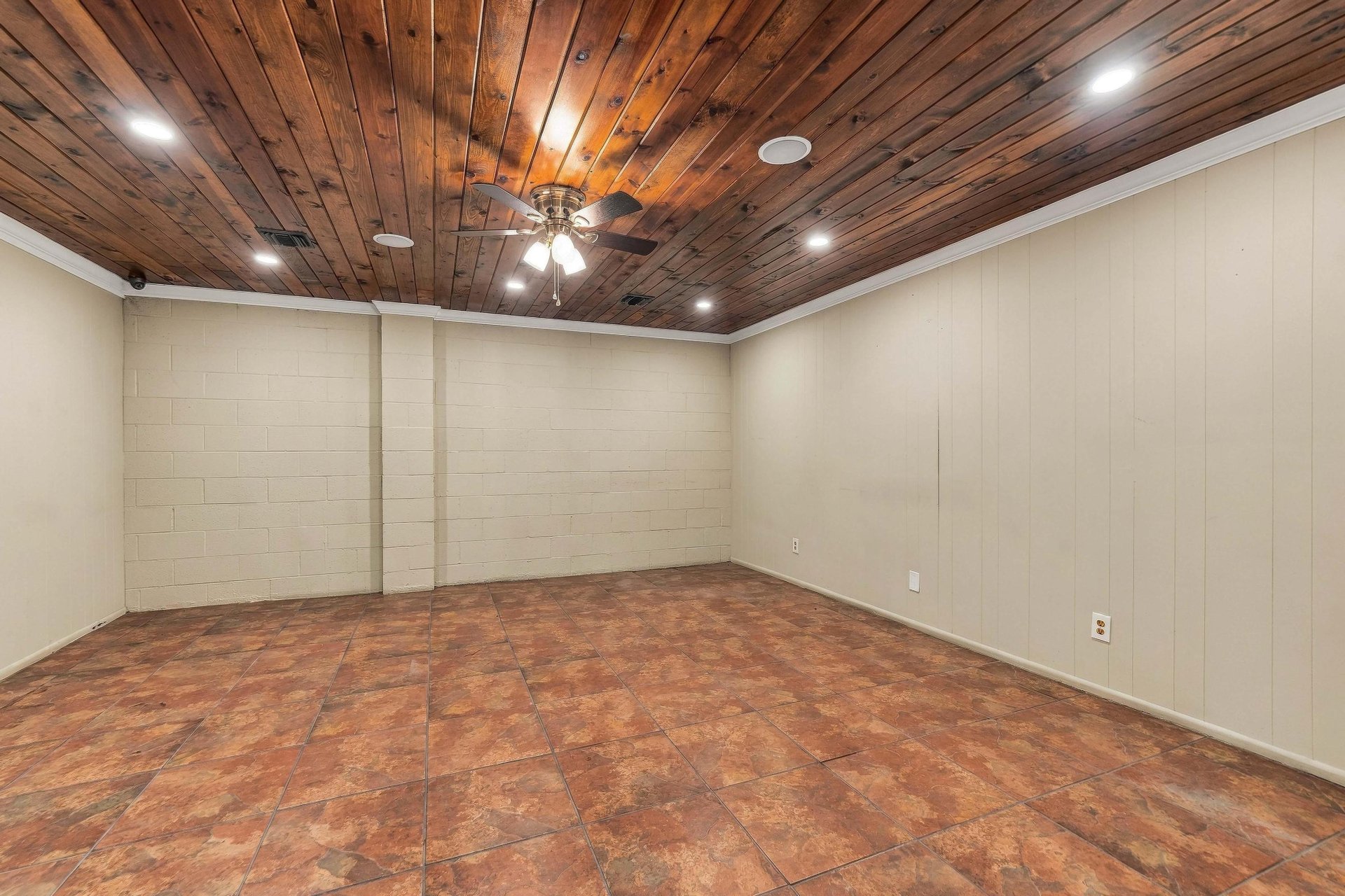 2823 N. San Fernando 