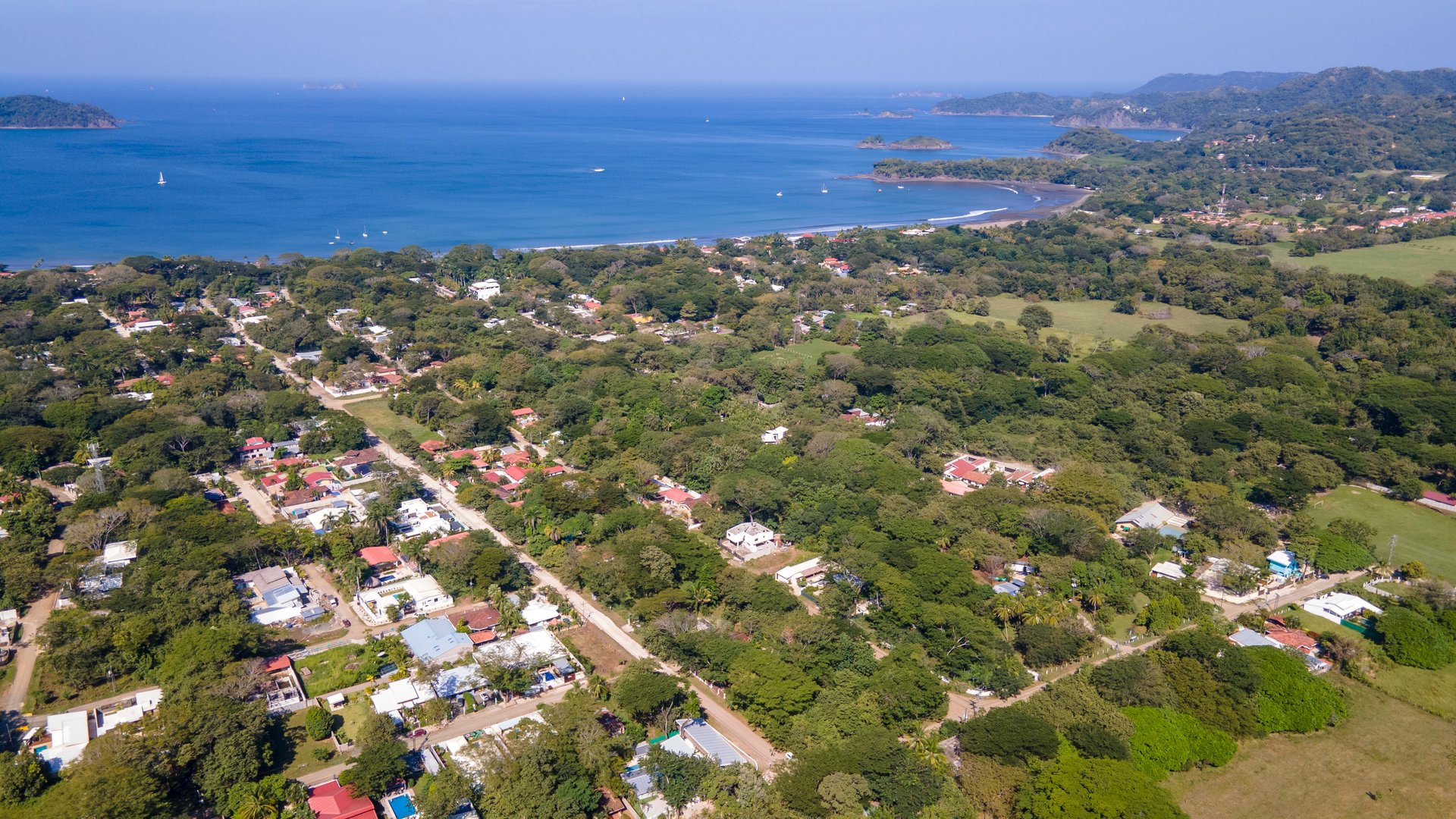 Casa Cenizaro | Elegant 4-Bed Tropical Retreat with Pool in Surfside, Potrero