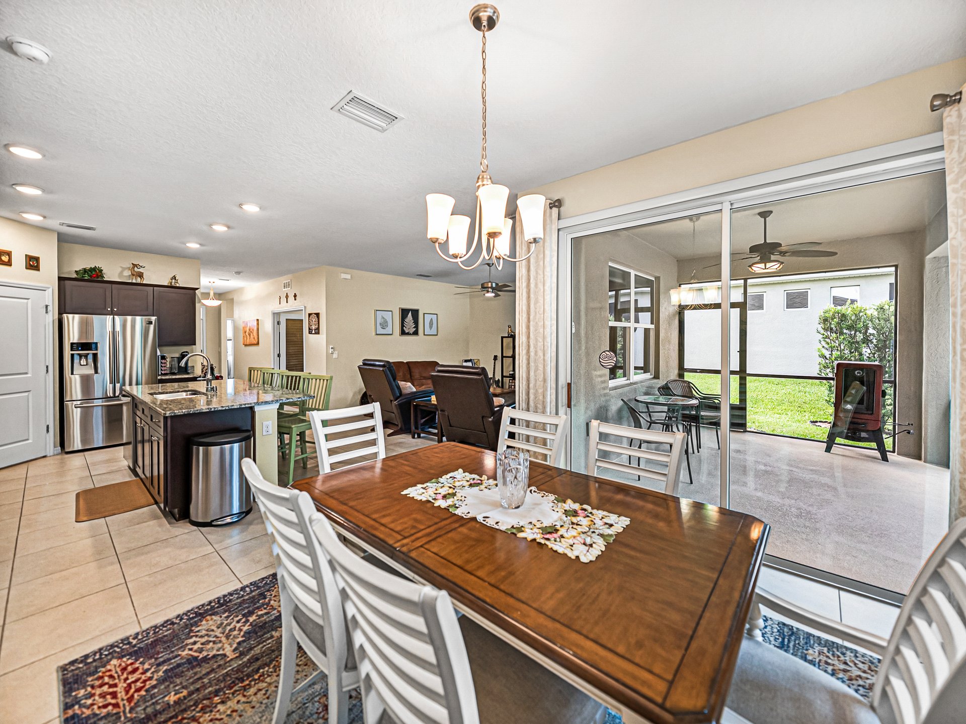 12615 EASTPOINTE DR