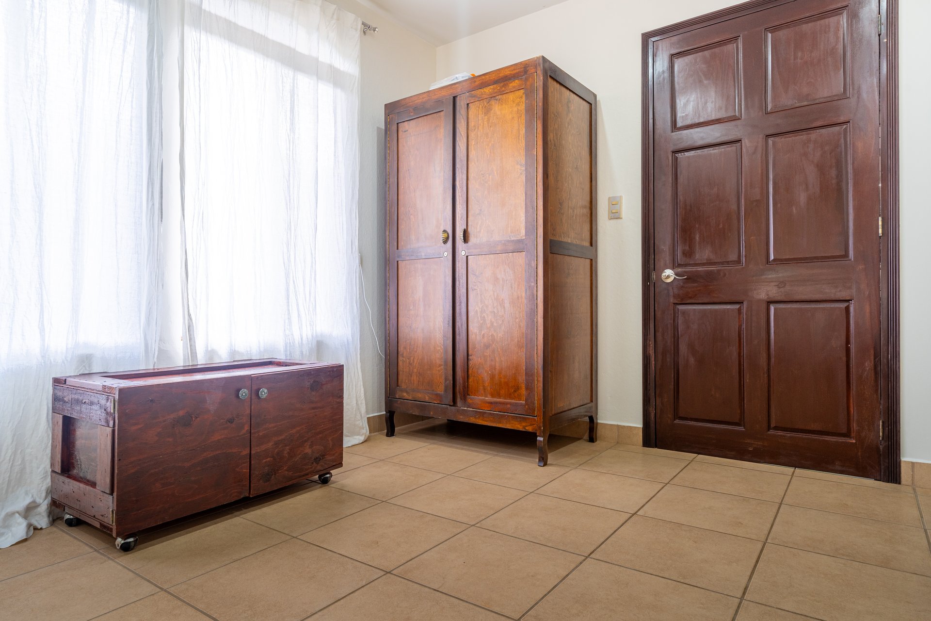 Casa Luna, 3bed /3bath Private Oasis, Convenient Location