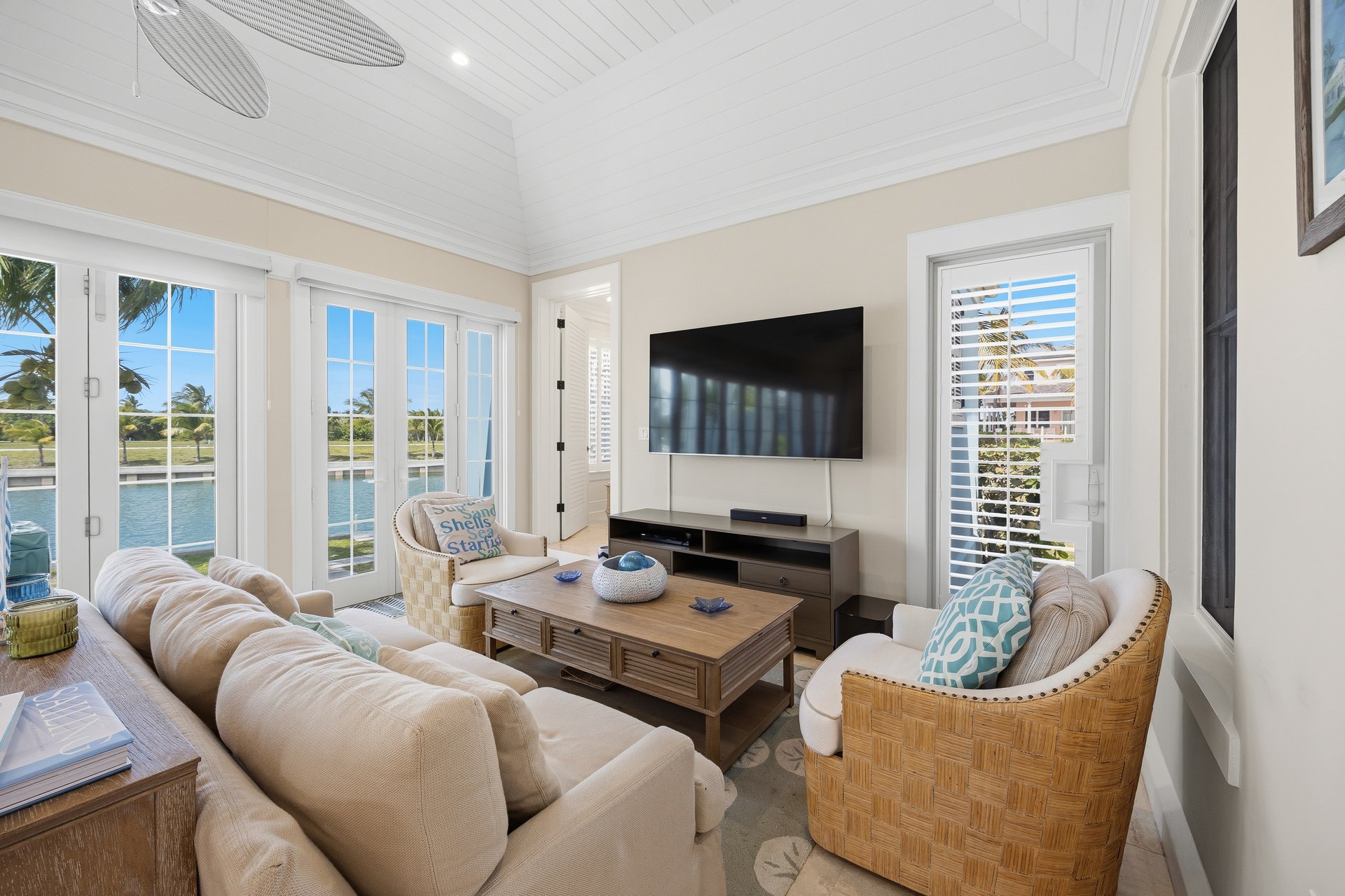 Sand Dollar, Schooner Bay 