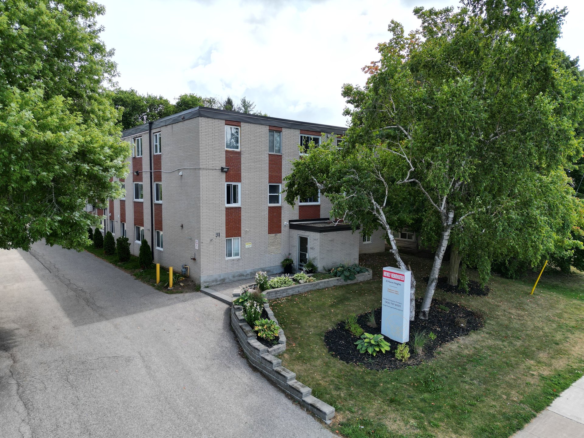 31 Huron Heights Dr