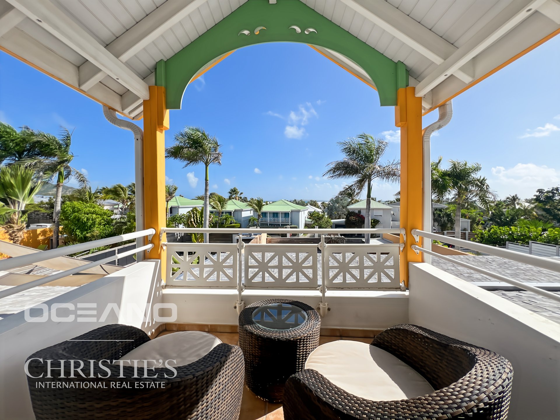 EXCLUSIVITE - 3 bedroom - swimming pool - 5' from the beach - OCEANO Christie's International Real Estate