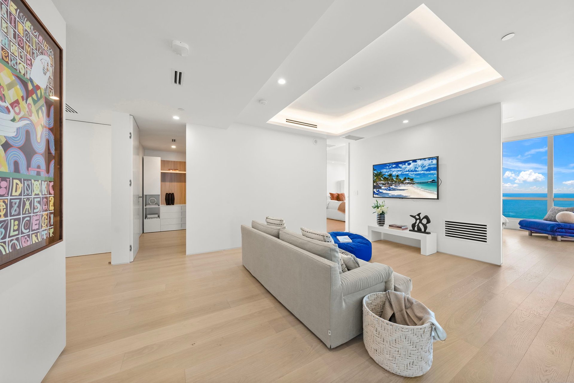 100 S Pointe Drive, Residence 1906/07