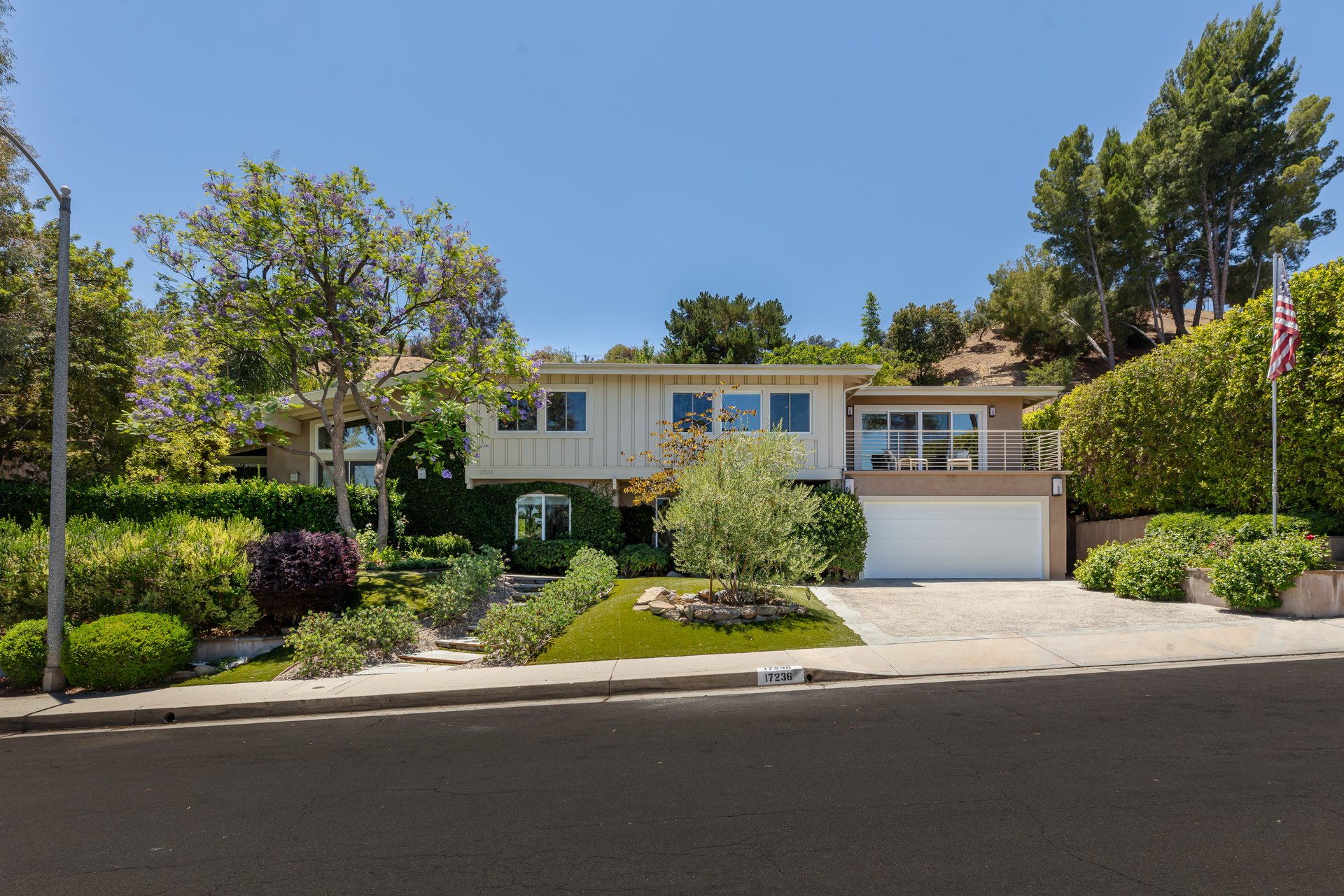 17236 Luverne Pl