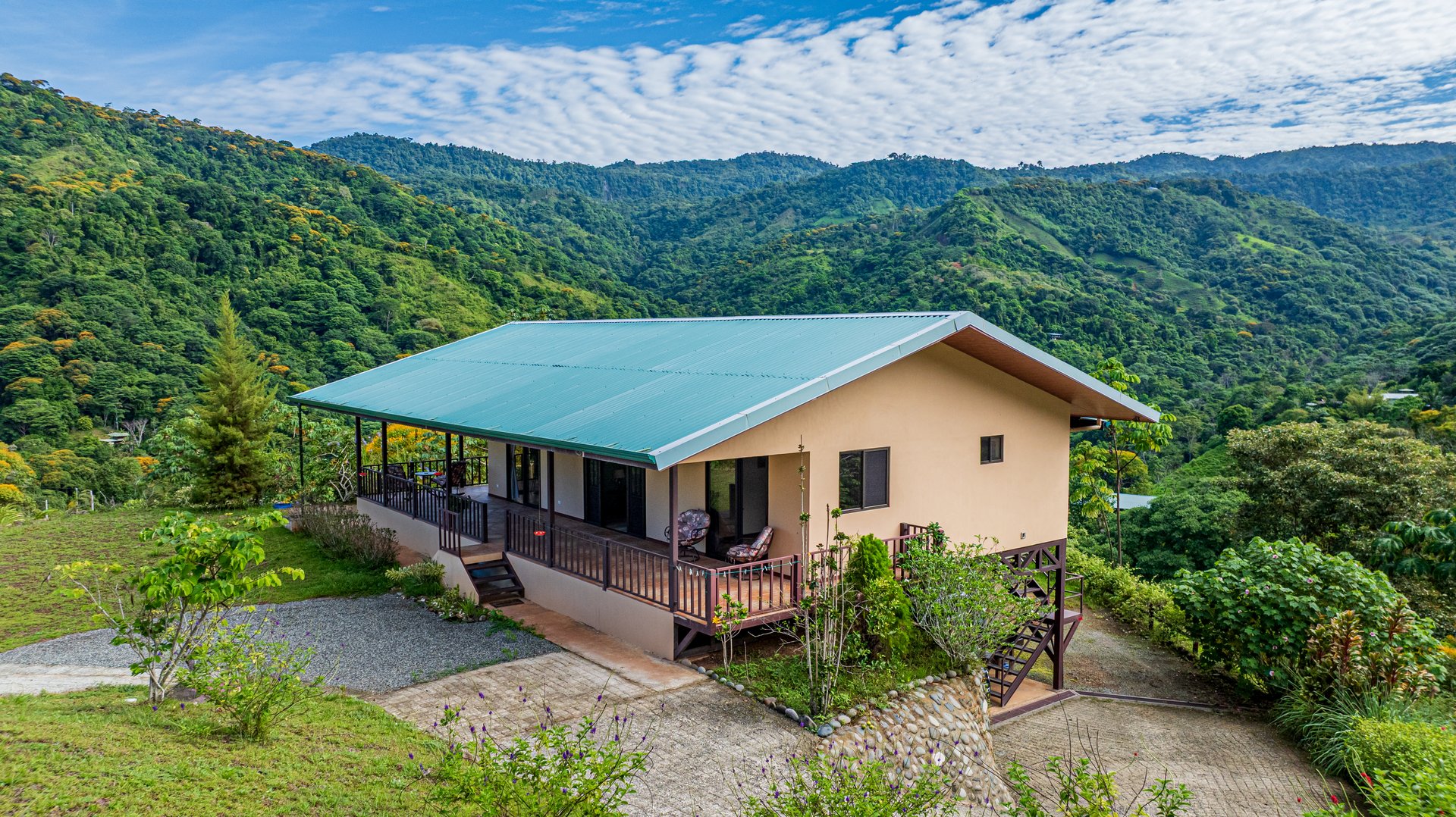 Mountain Farm & Homestead Opportunity in San Josecito, Costa Rica