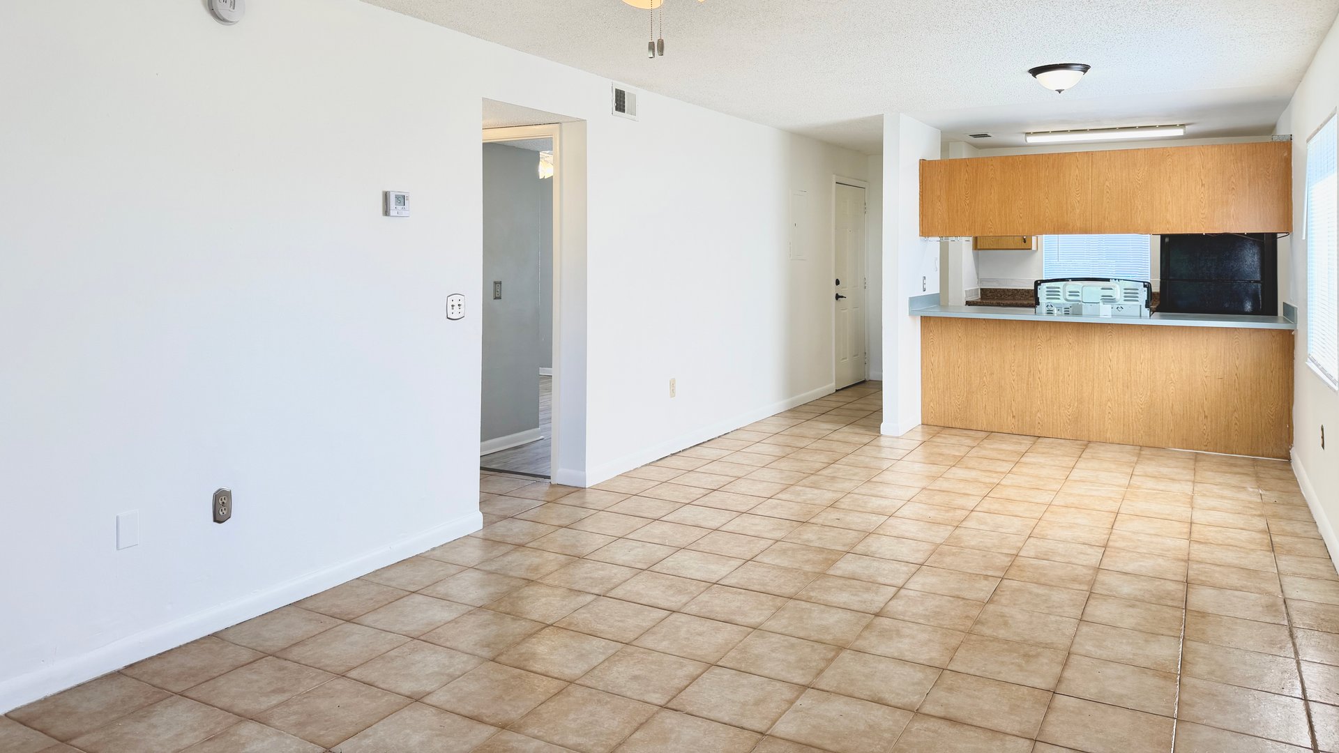 Spacious Ground-Floor Apartment for Lease in Winter Springs