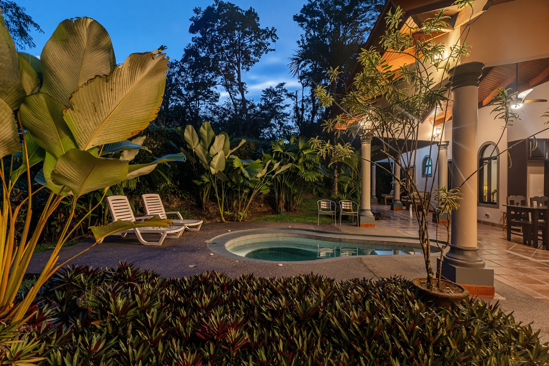 Ojochal Tropical Retreat | 4 Ensuite Bedrooms, Pool & Outdoor Living
