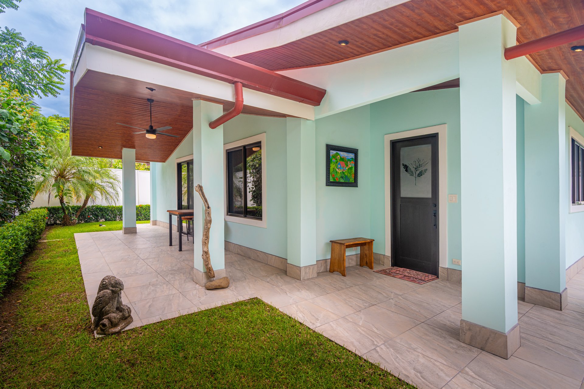 Villa Esmeralda - Big Pool. Big Lot. Big Lifestyle. Central Uvita, Walk to Everything!