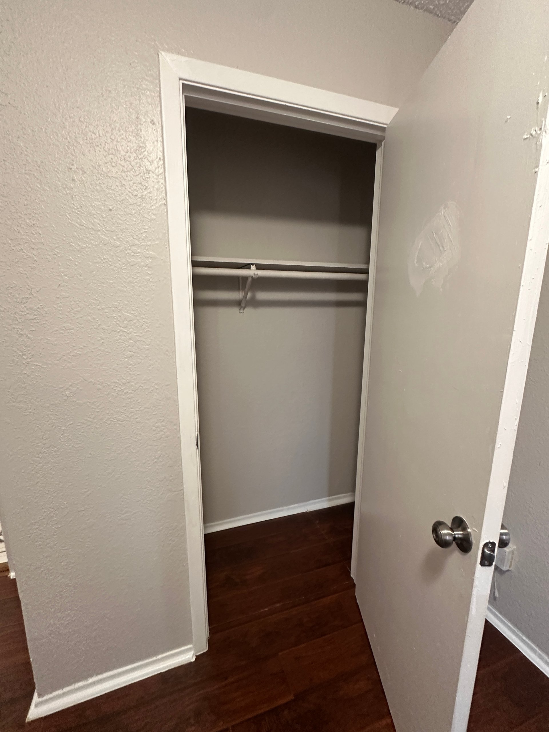 806 E Standifer