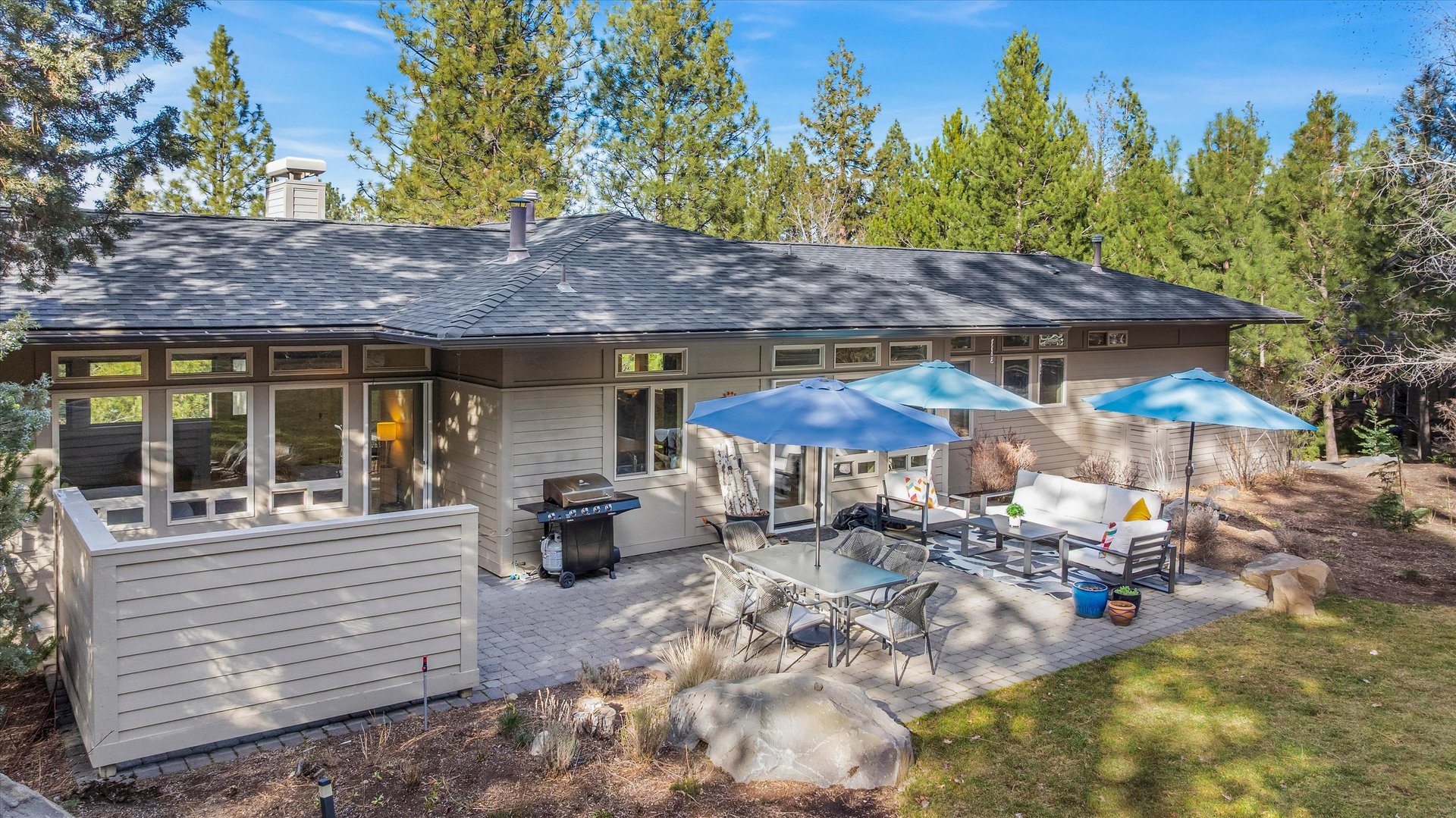 2589 NW Champion Circle